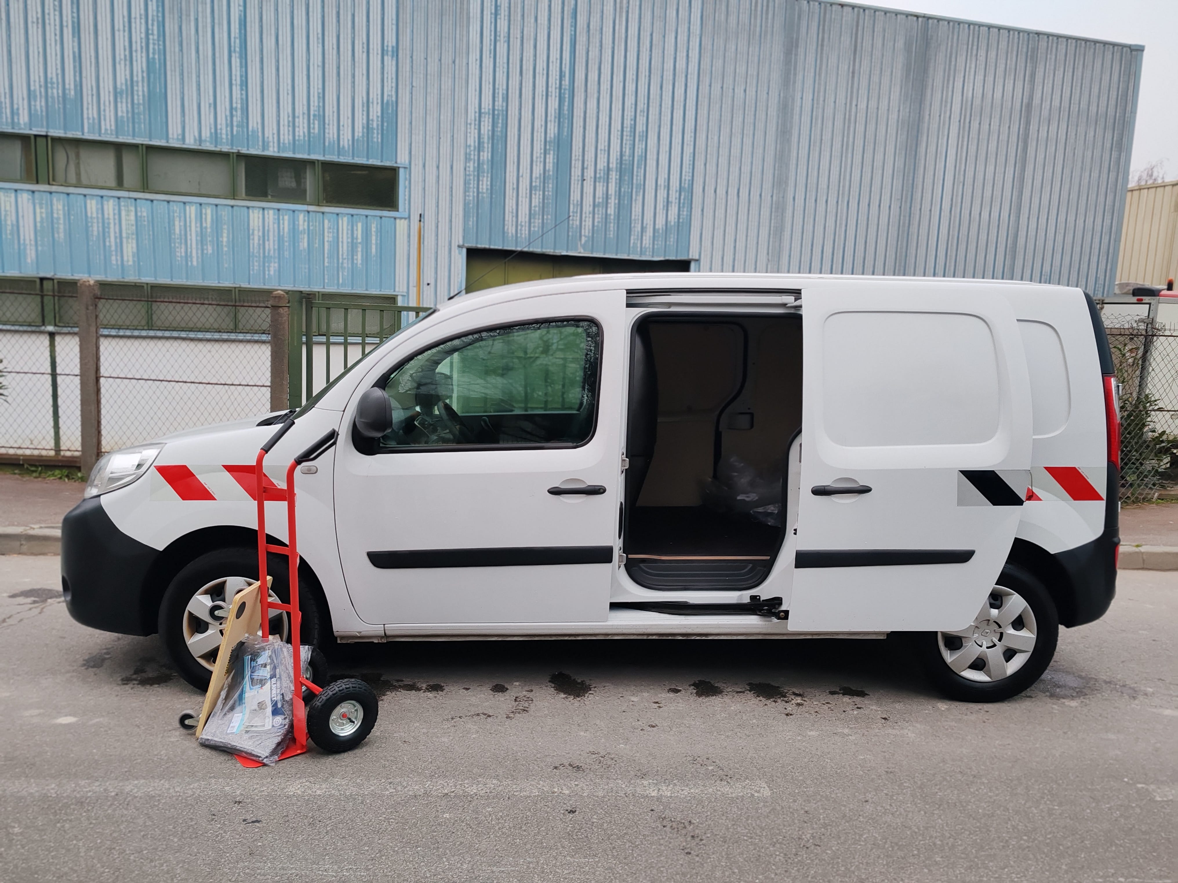 Renault Kangoo Express 4m3=modèle allongé+diable+plateau roulant+tendeurs+Sangles+couvertures