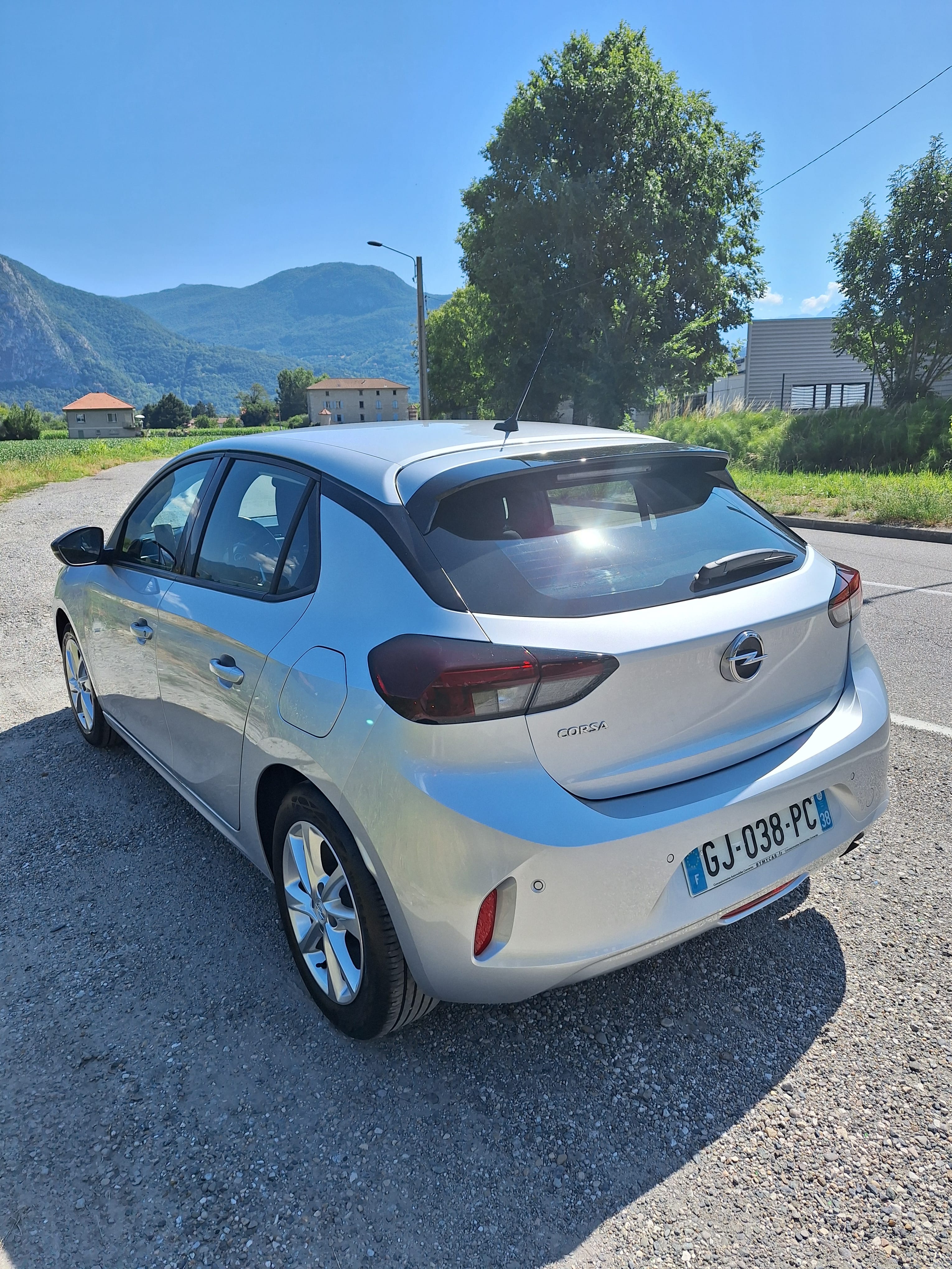 Opel Corsa 1.2 élégance business avec Climatisation