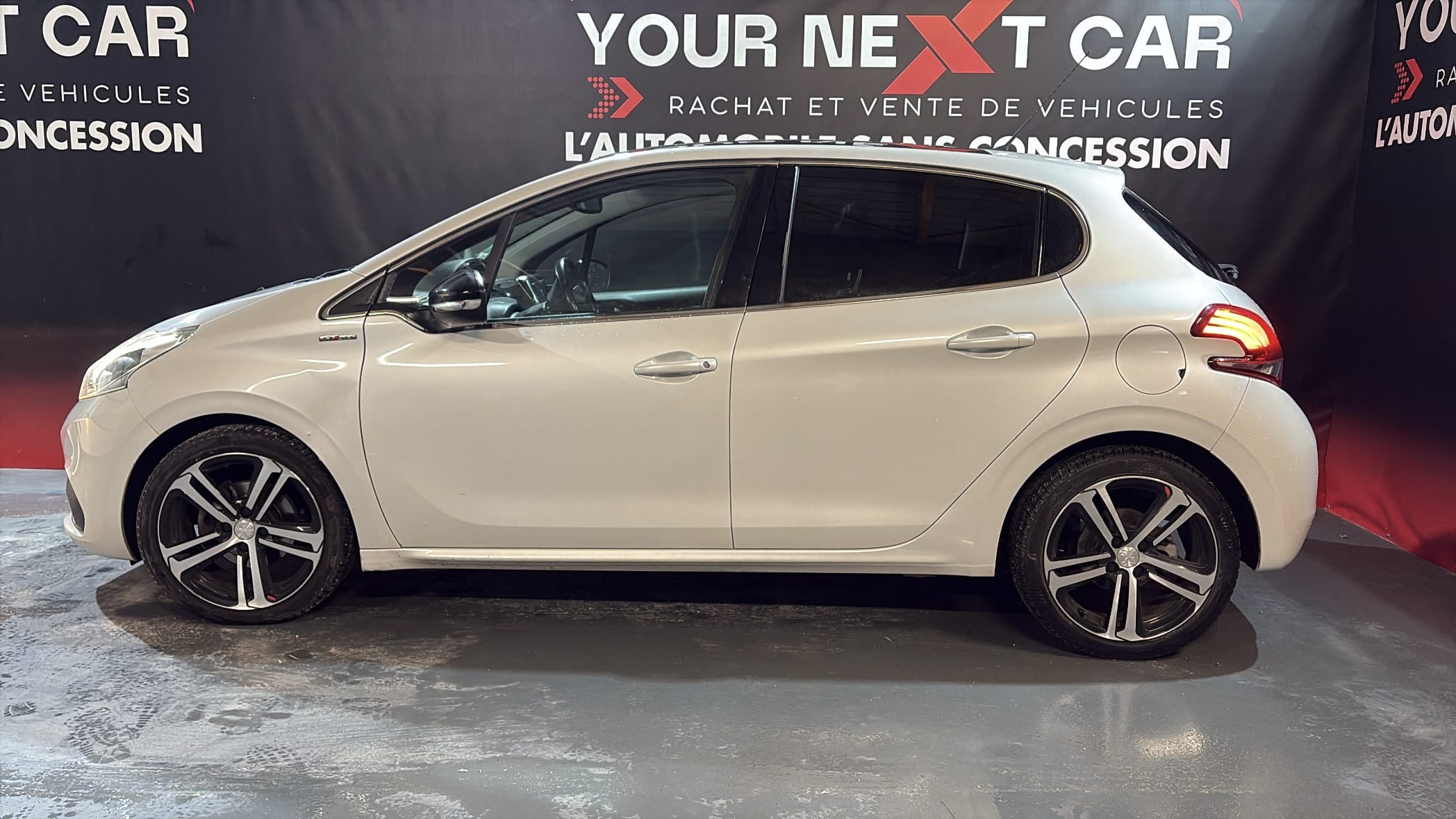 Peugeot 208 GT Line avec Climatisation