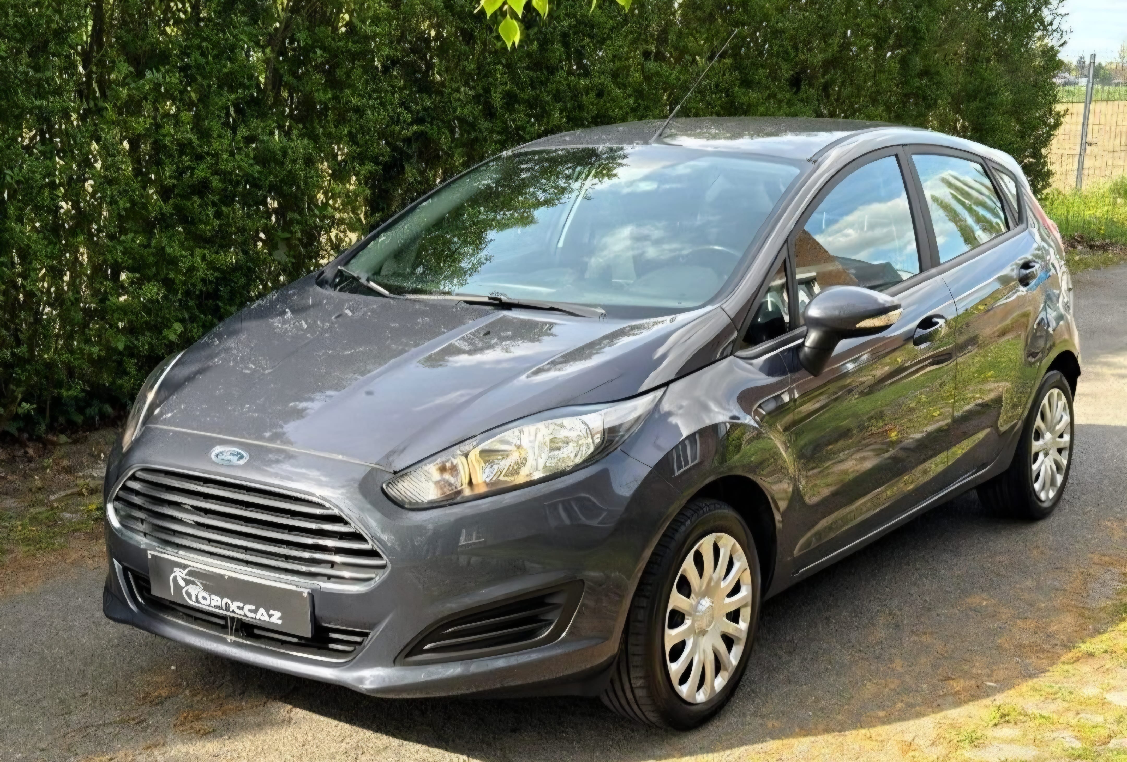 Ford Fiesta avec Chaines