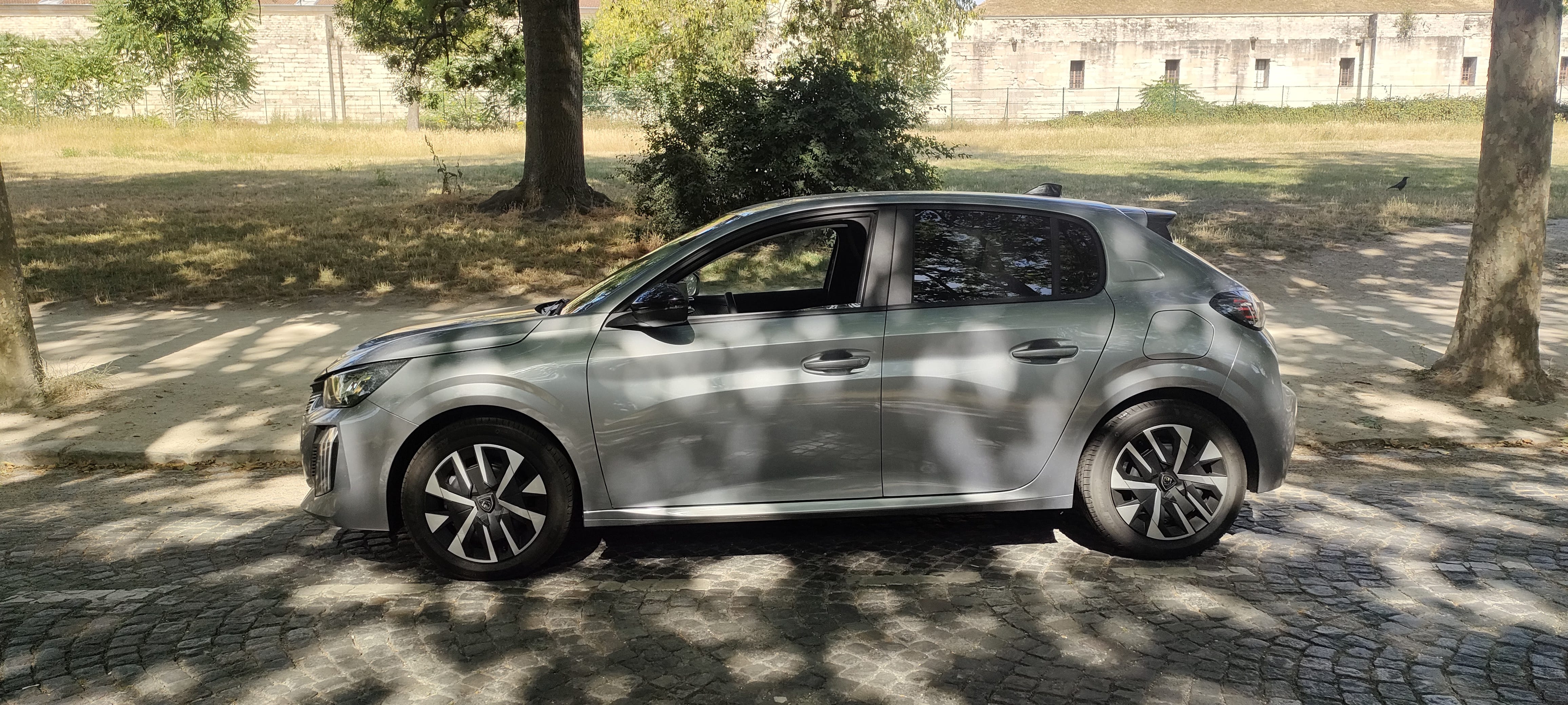 Peugeot 208 avec Climatisation