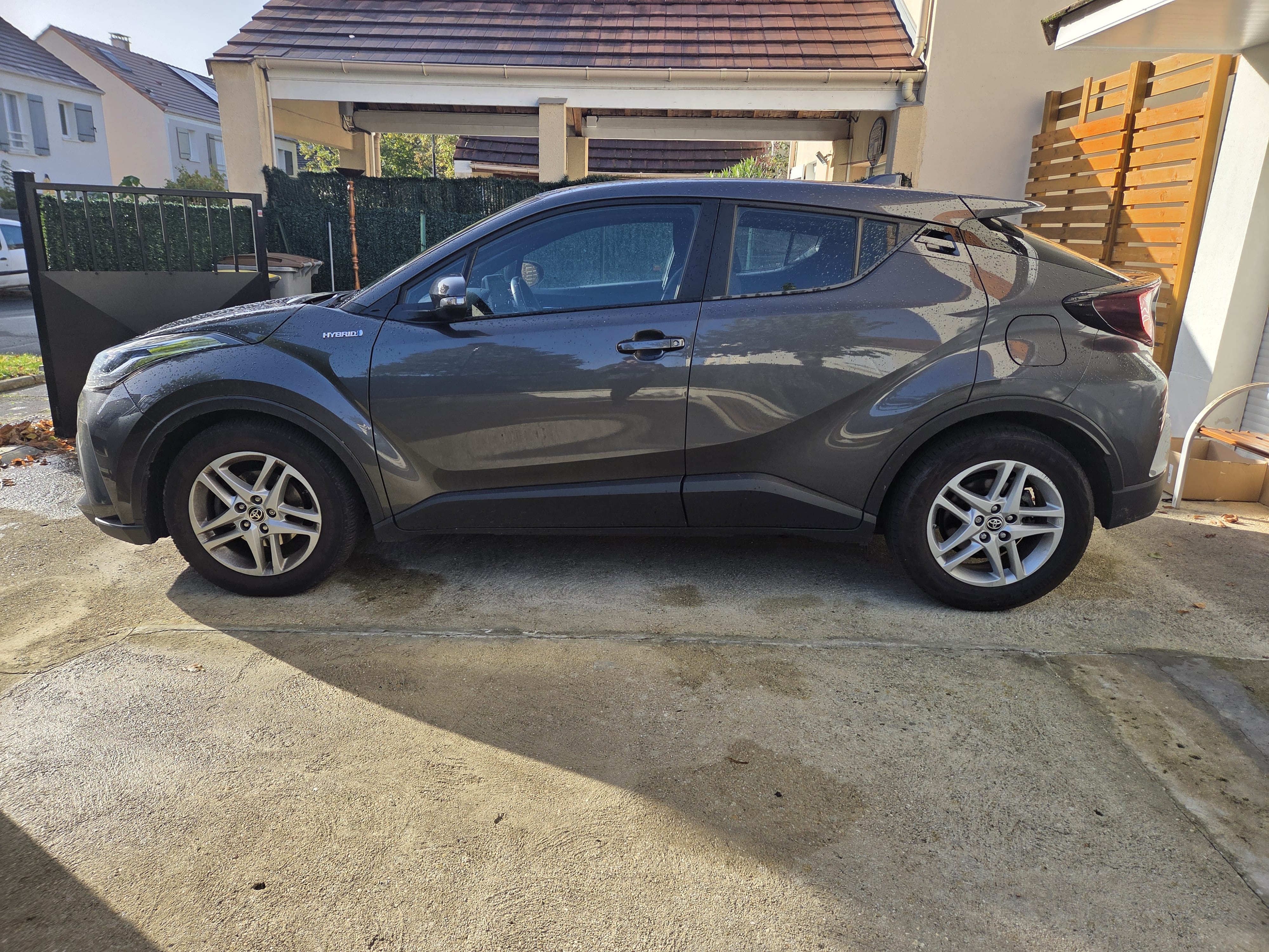 Toyota C-HR Hybrid avec GPS