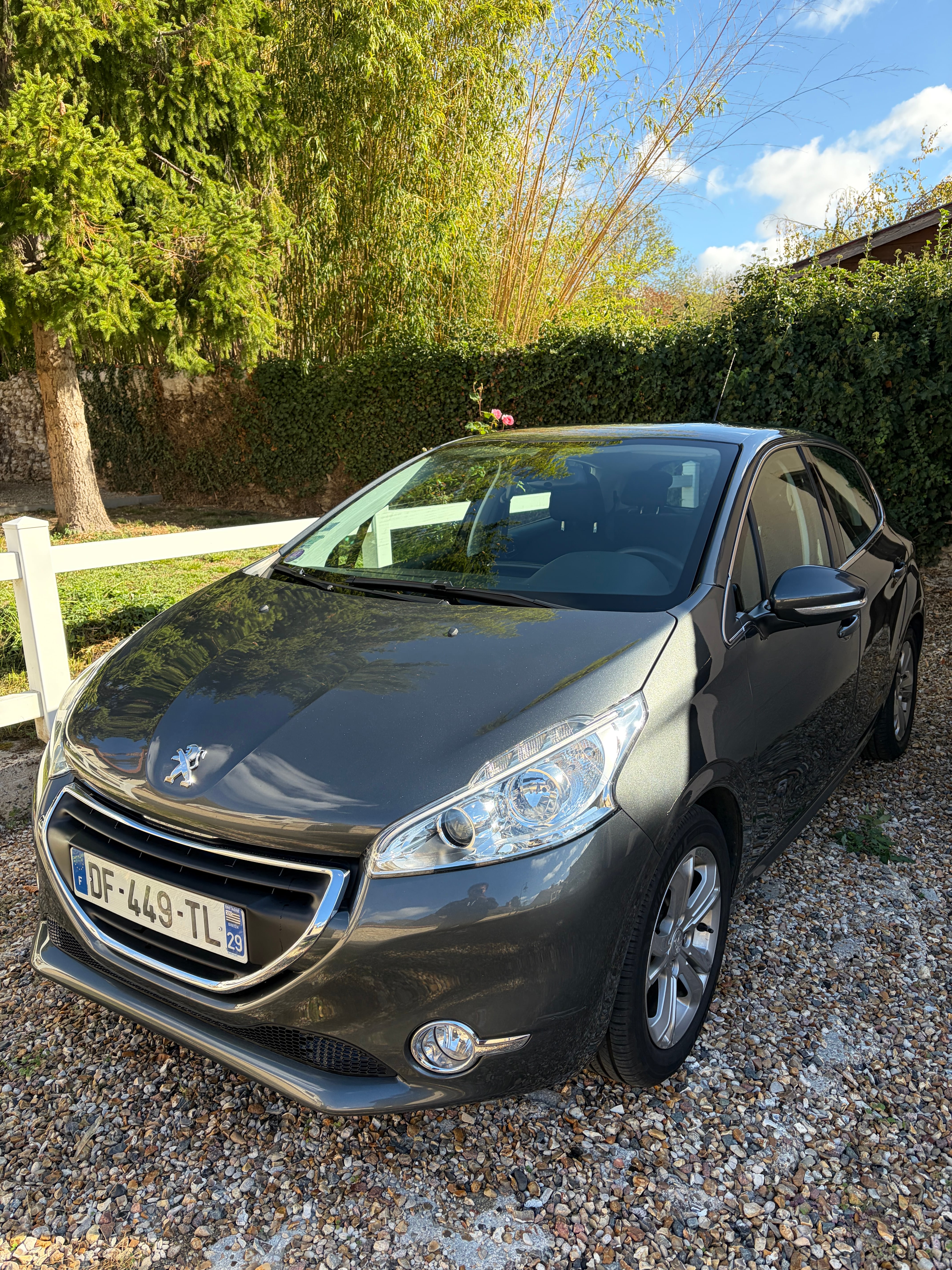 Peugeot 208, 2014, Essence 95