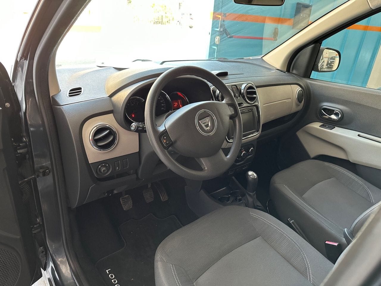 Dacia Lodgy mit Audio-/iPod-Zugang