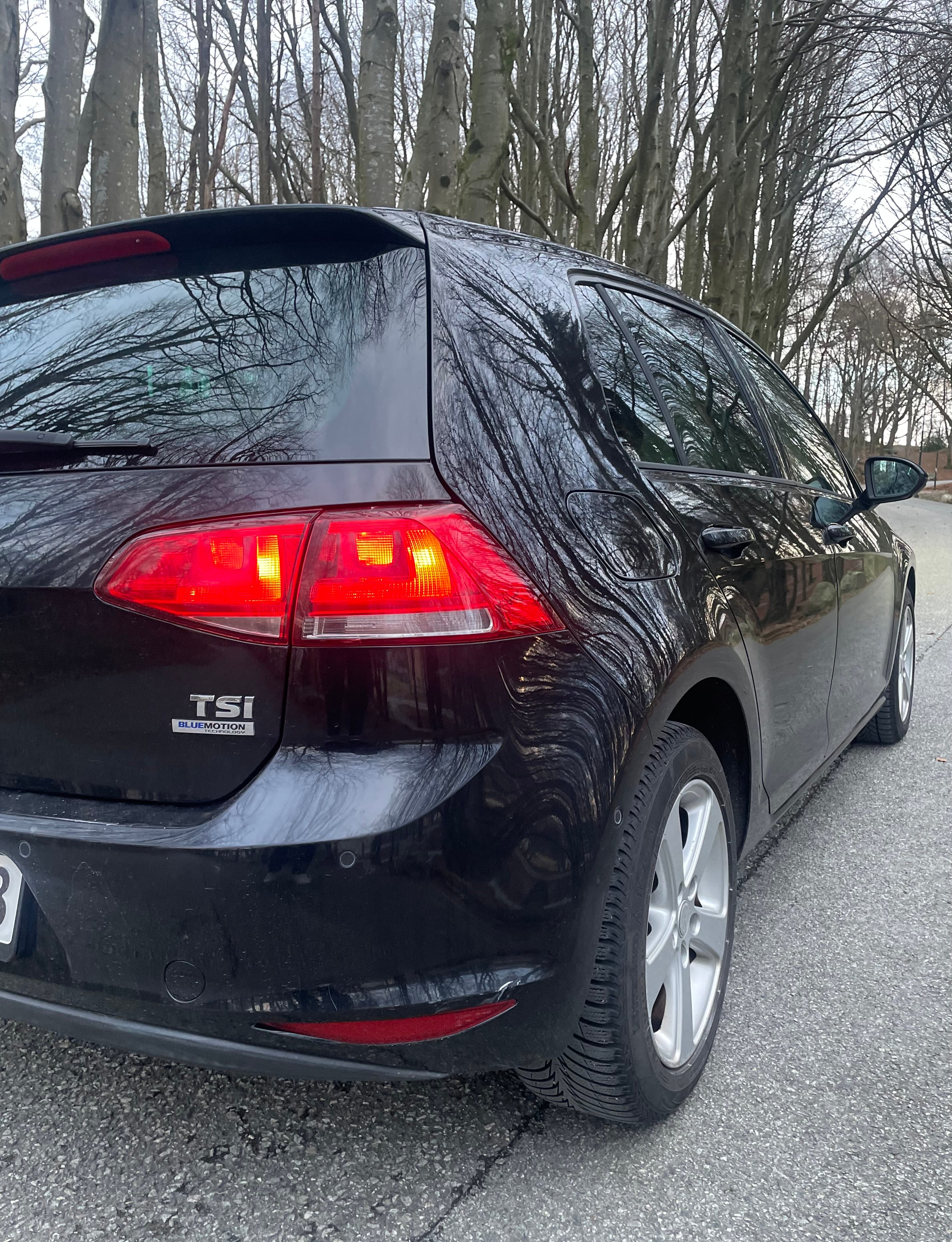 Volkswagen Golf Manuell | Komfortabel with Bluetooth audio