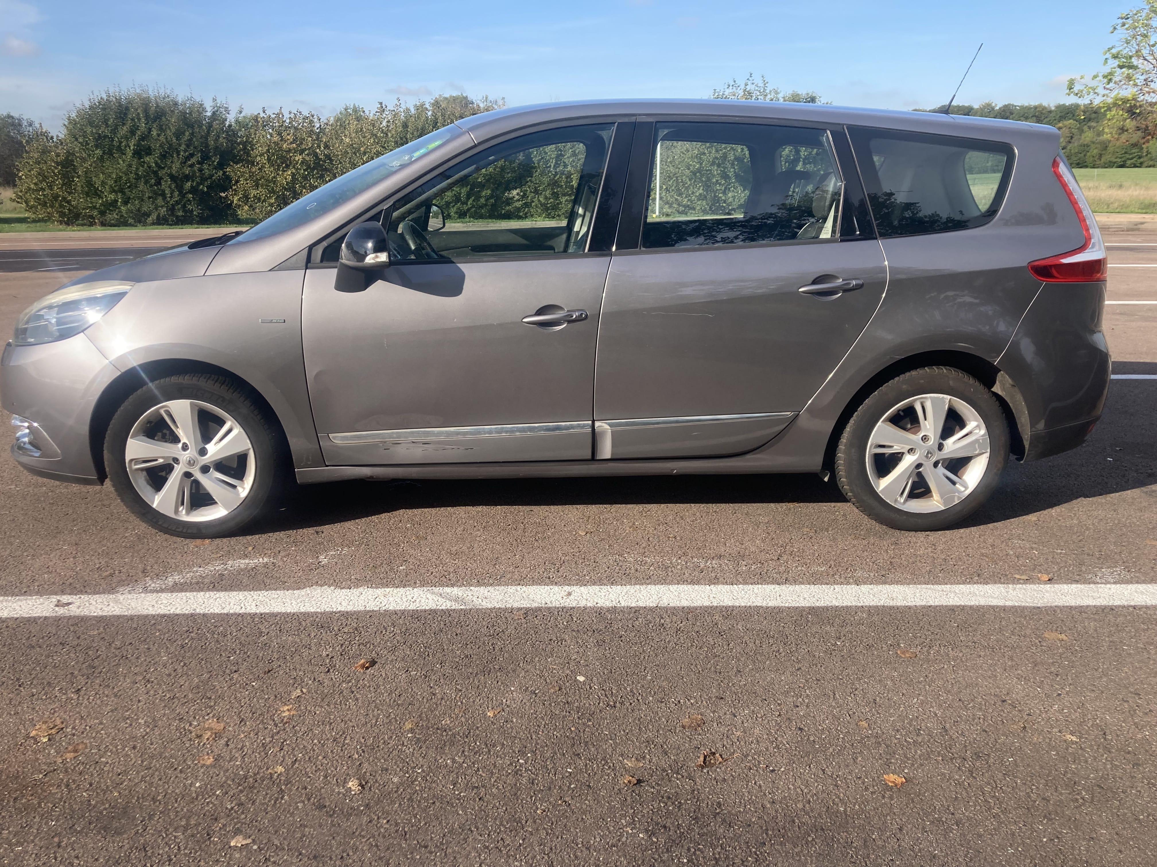 Renault Grand Scenic 1,5 dci Bose Energy avec Climatisation