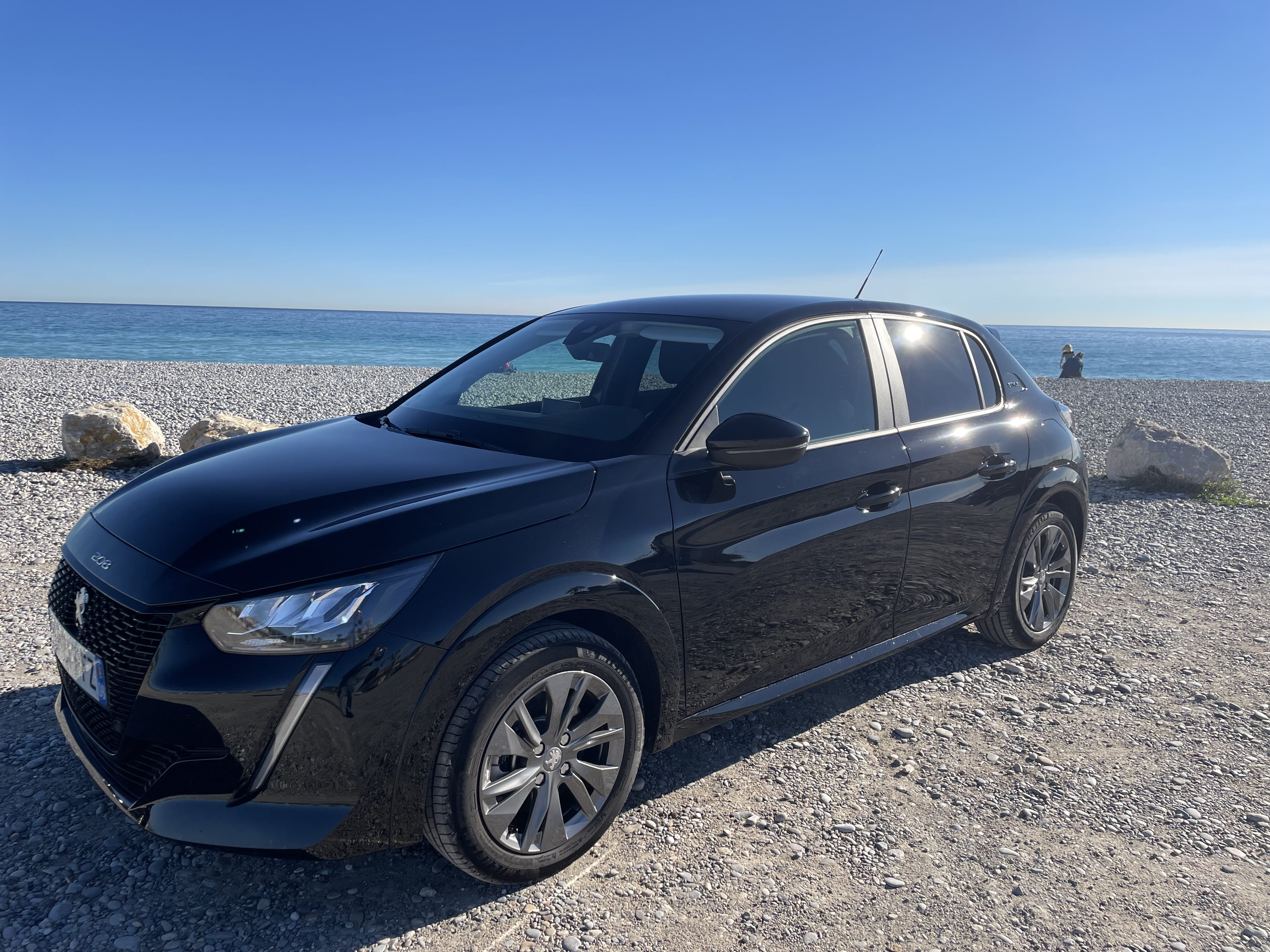 Peugeot e-208 Style avec Climatisation