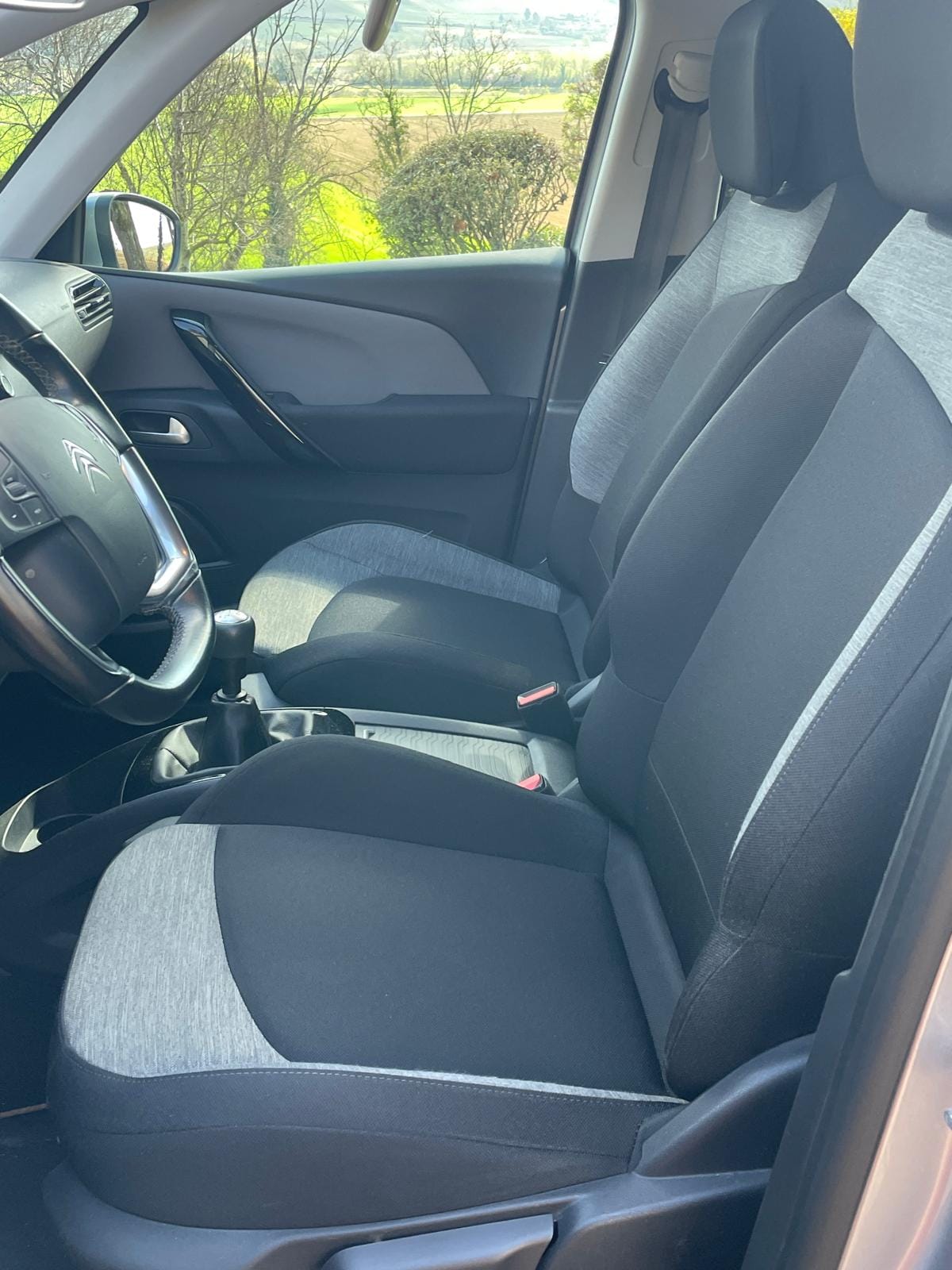 Citroen C4 Picasso avec Entrée audio / iPod
