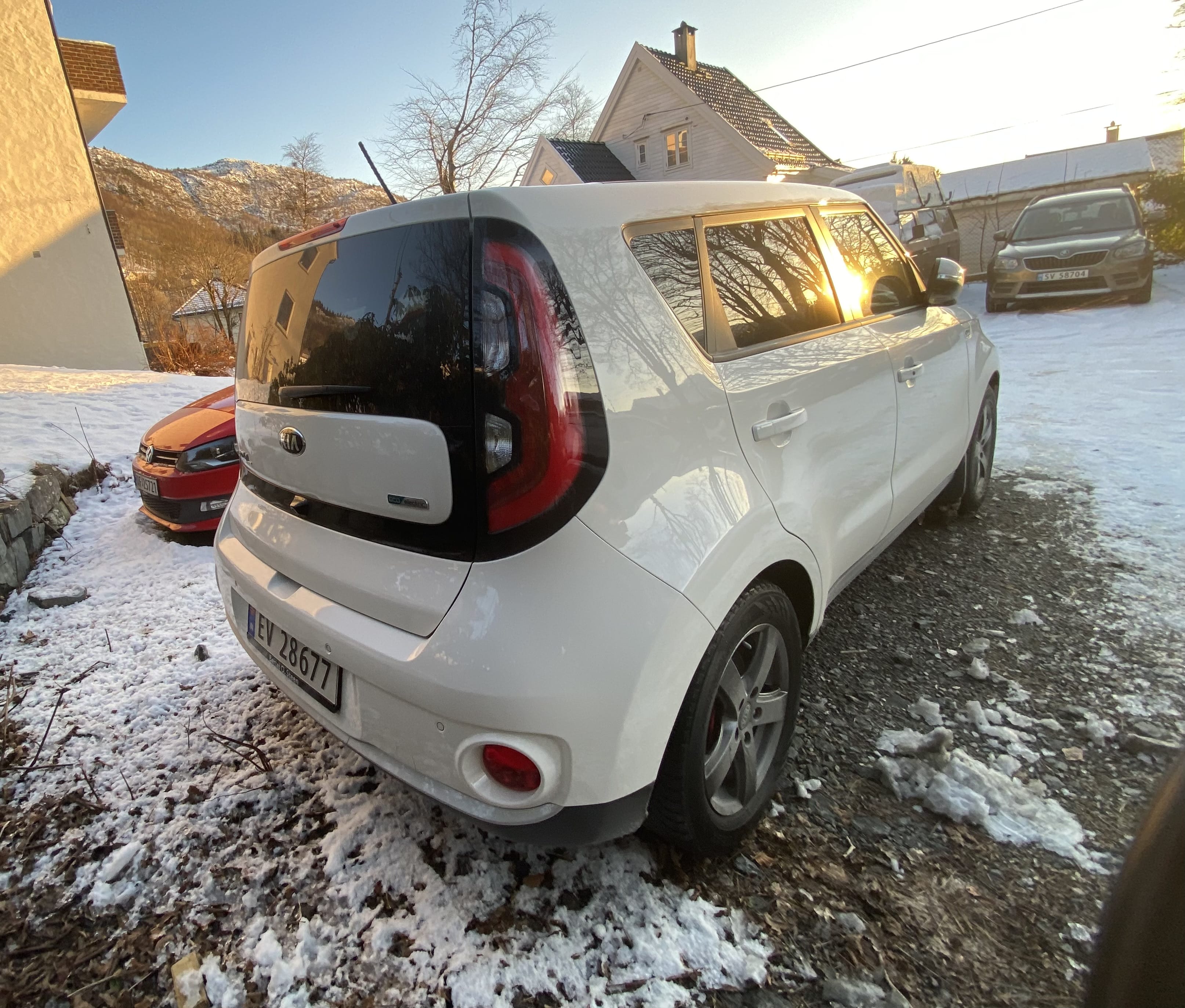 Kia Soul EV+ Med soltak & skinnseter. (Barnestol/er) med Cruisekontroll