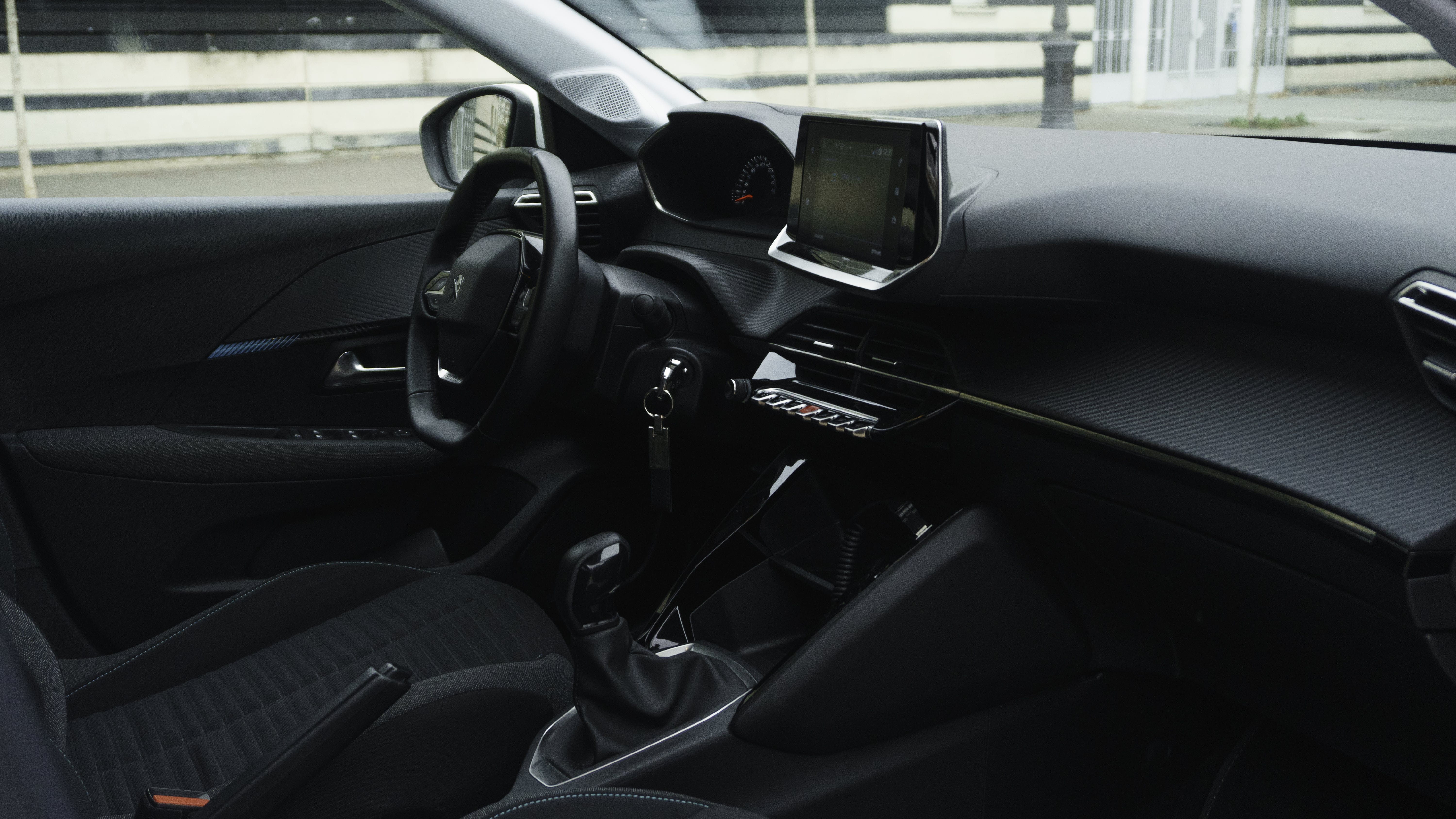 Peugeot 208 avec Apple CarPlay