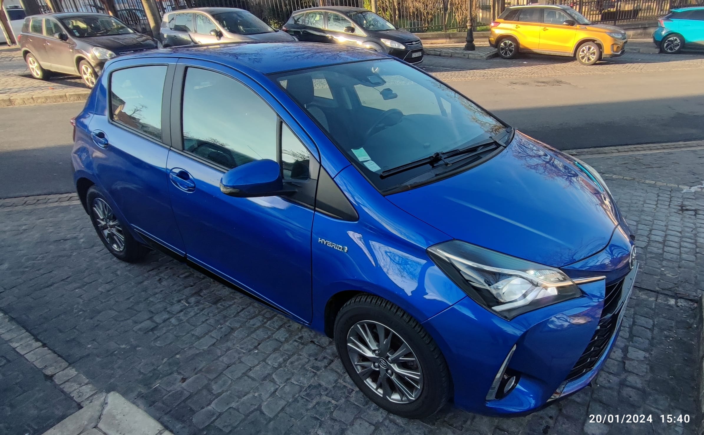 Toyota Yaris Hybride (Economique - faible consommation) avec Climatisation