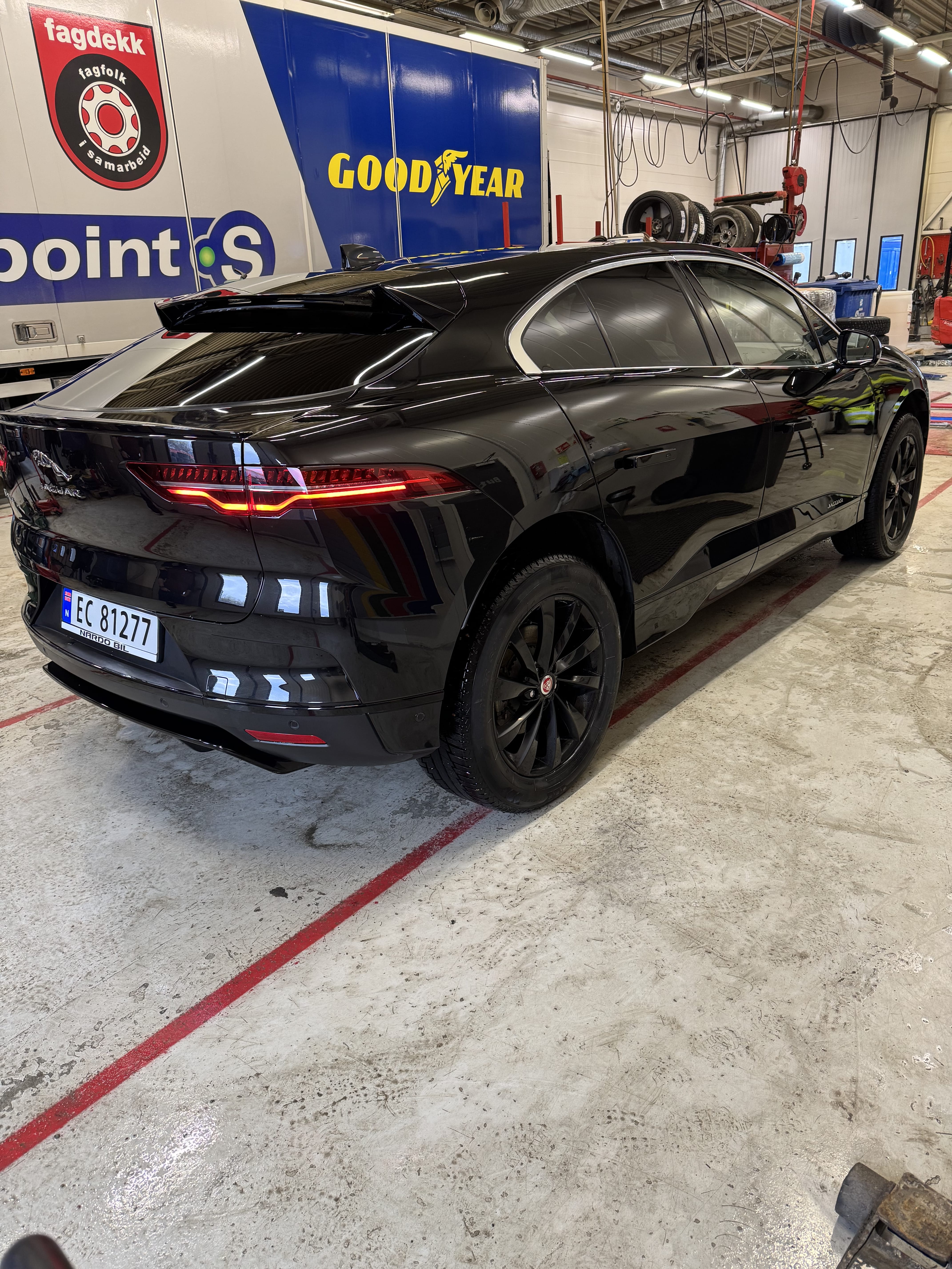 Jaguar I-pace med GPS