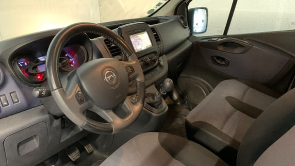 Opel Vivaro Combi Minibus 9places.Version allongée avec grand coffre avec GPS