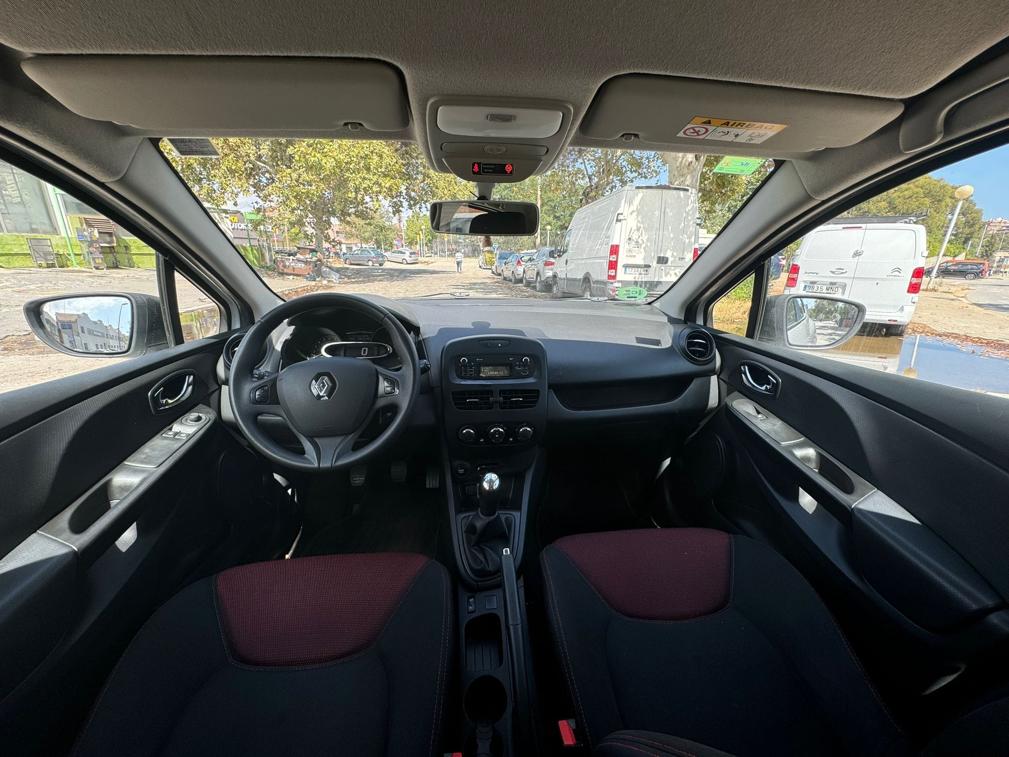 Renault Clio Authentique 1.2 met Bluetooth audio