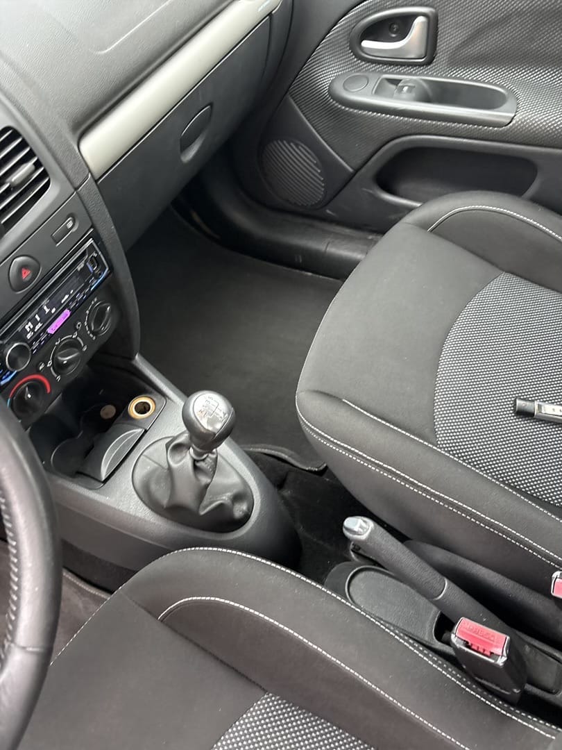 Renault Clio avec Siège bébé