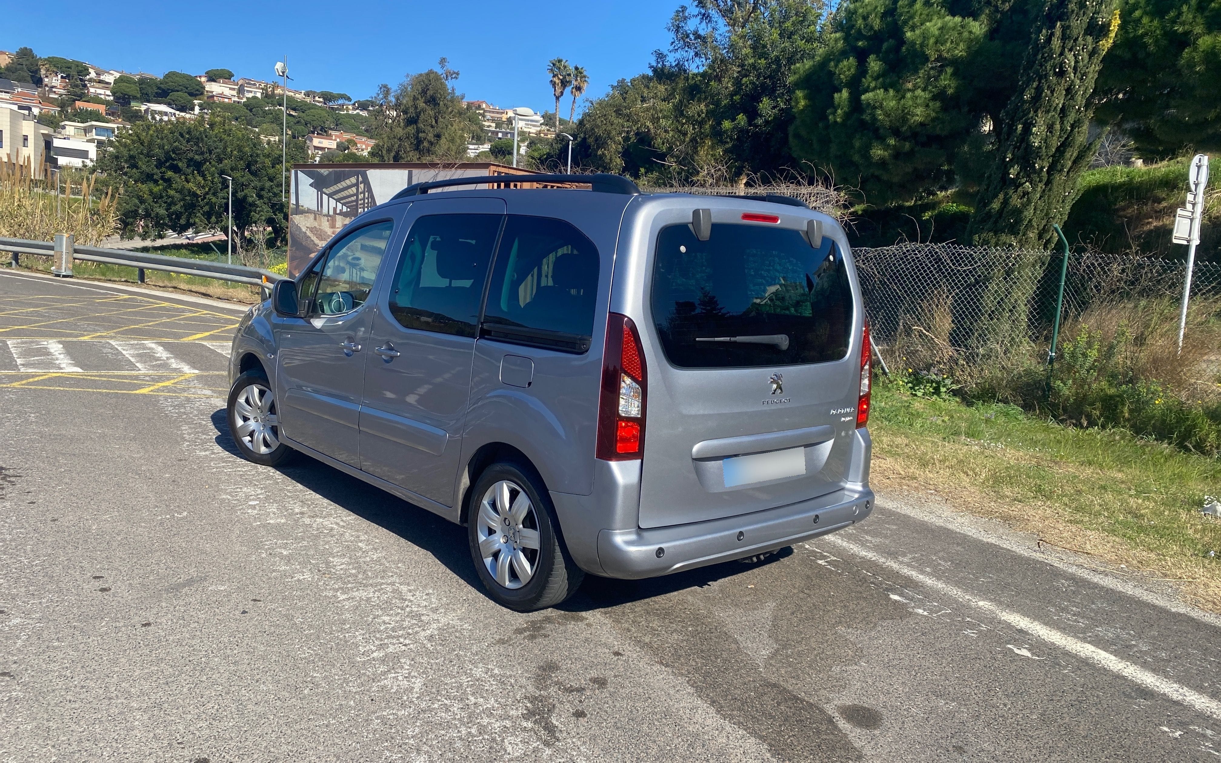 Peugeot Partner con GPS
