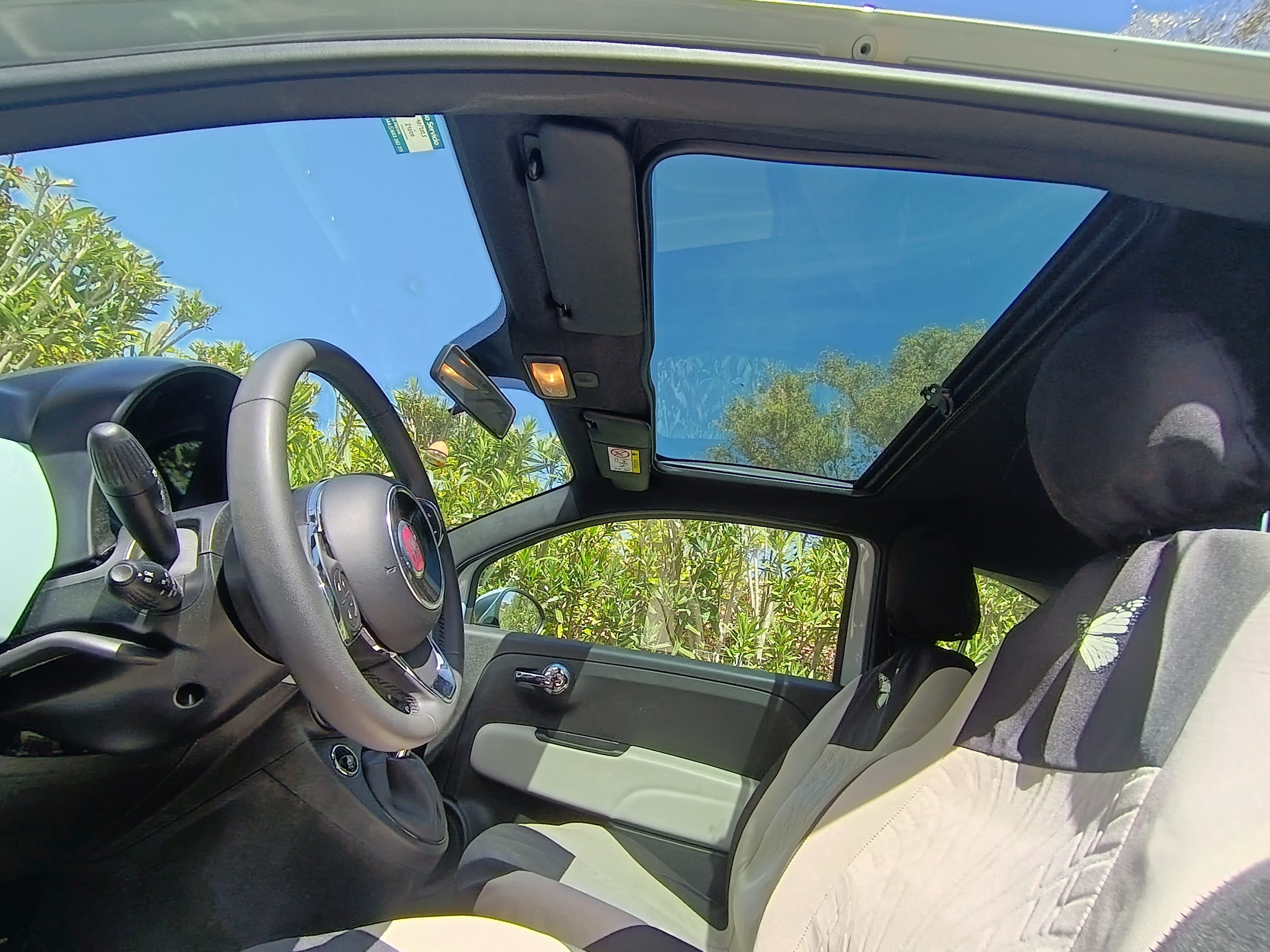 Fiat 500 Híbrido con Puertos de carga USB