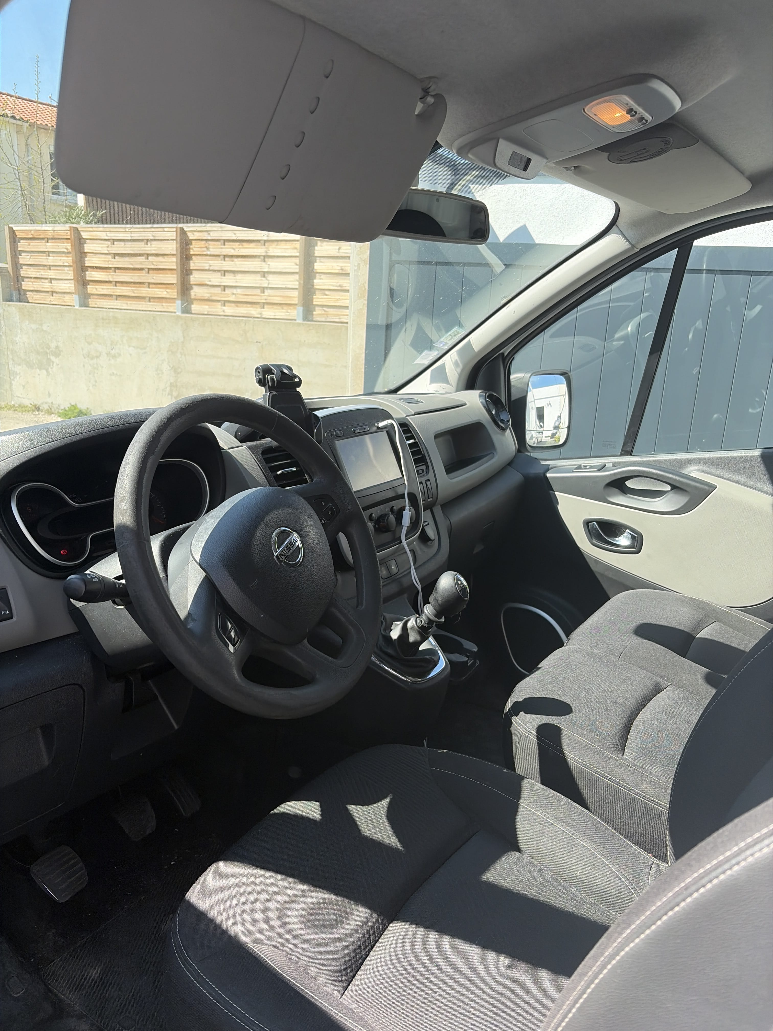 Nissan NV300 avec GPS