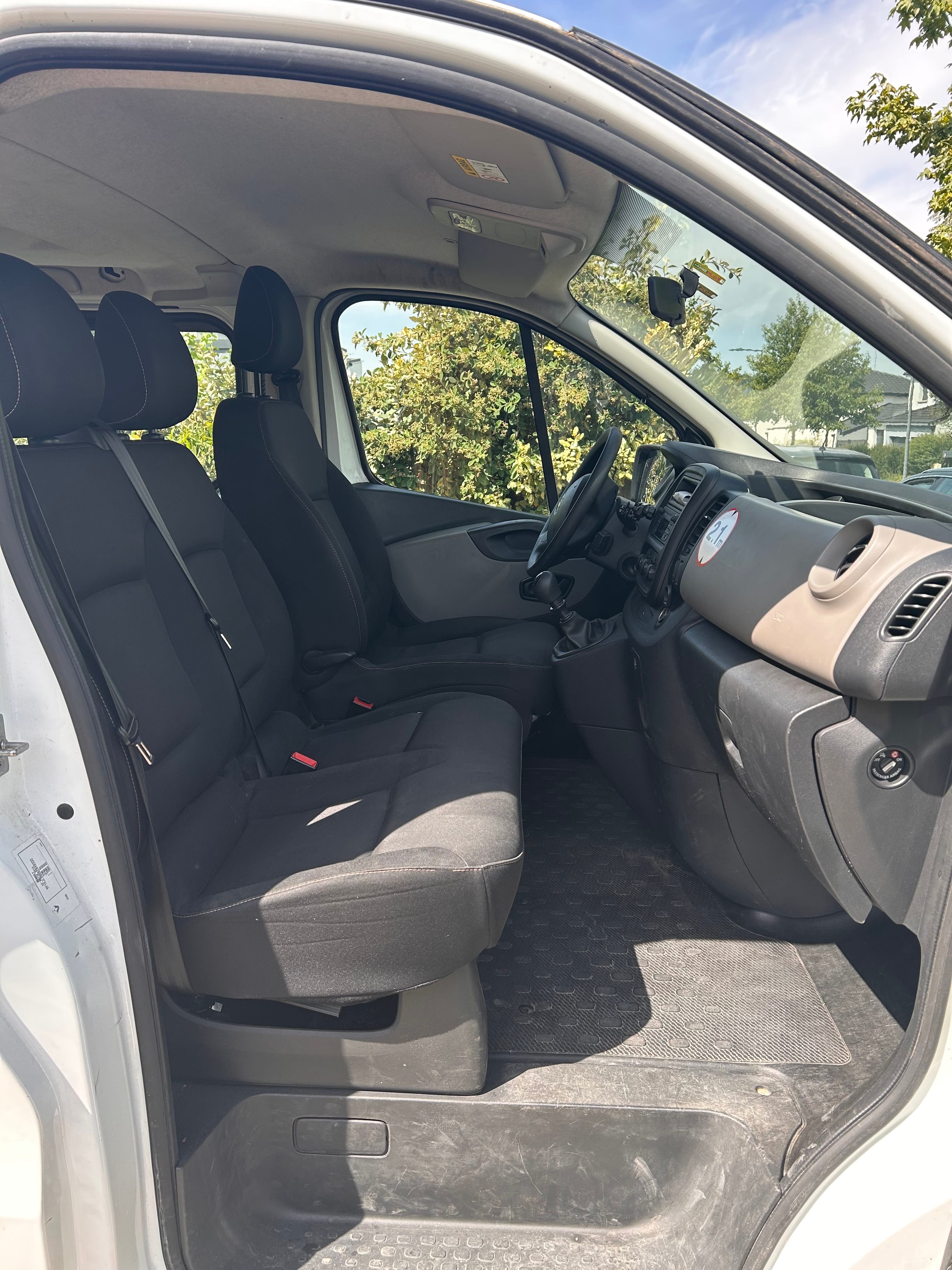 Renault Trafic Passenger avec Port USB