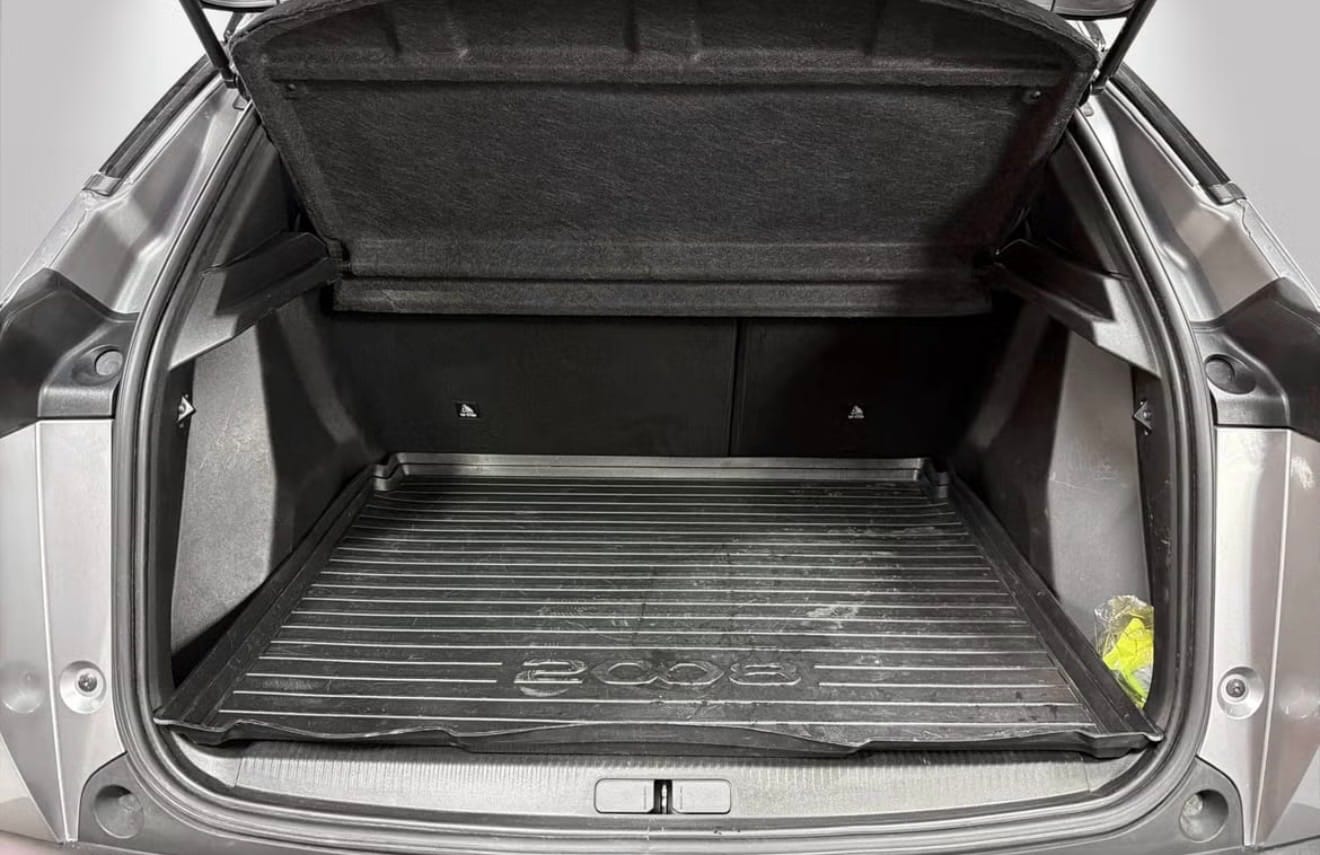Peugeot 2008 with Air conditioning