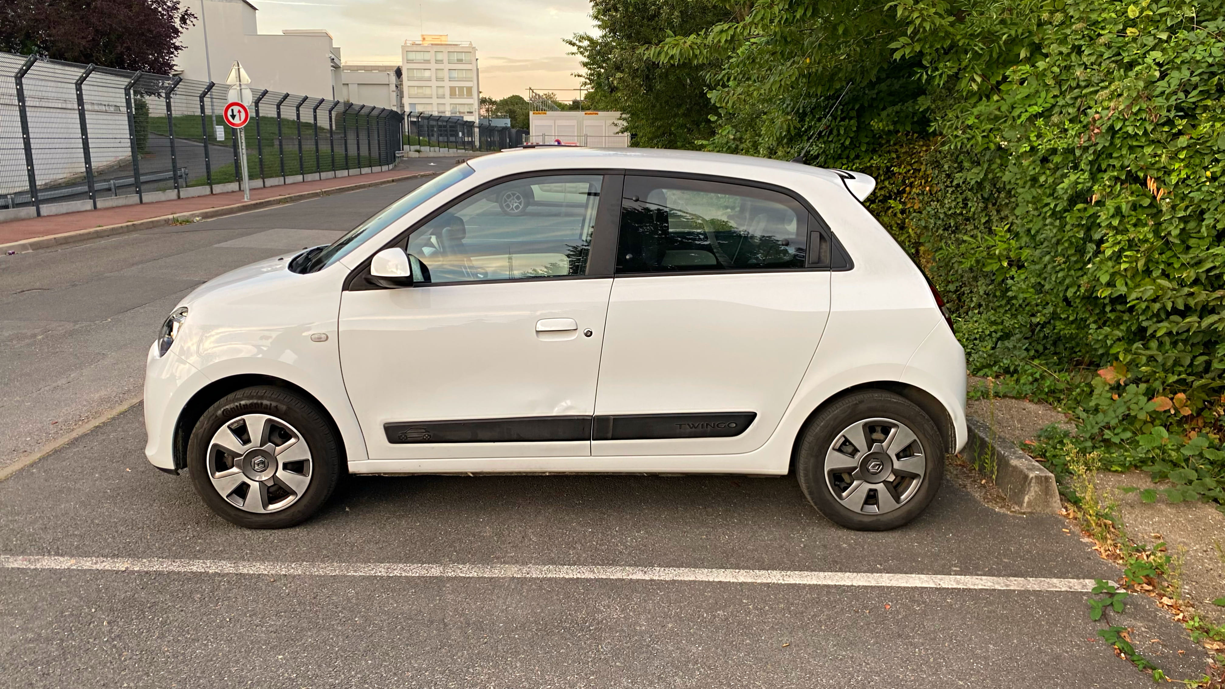 Renault Twingo III La Parisienne avec Climatisation