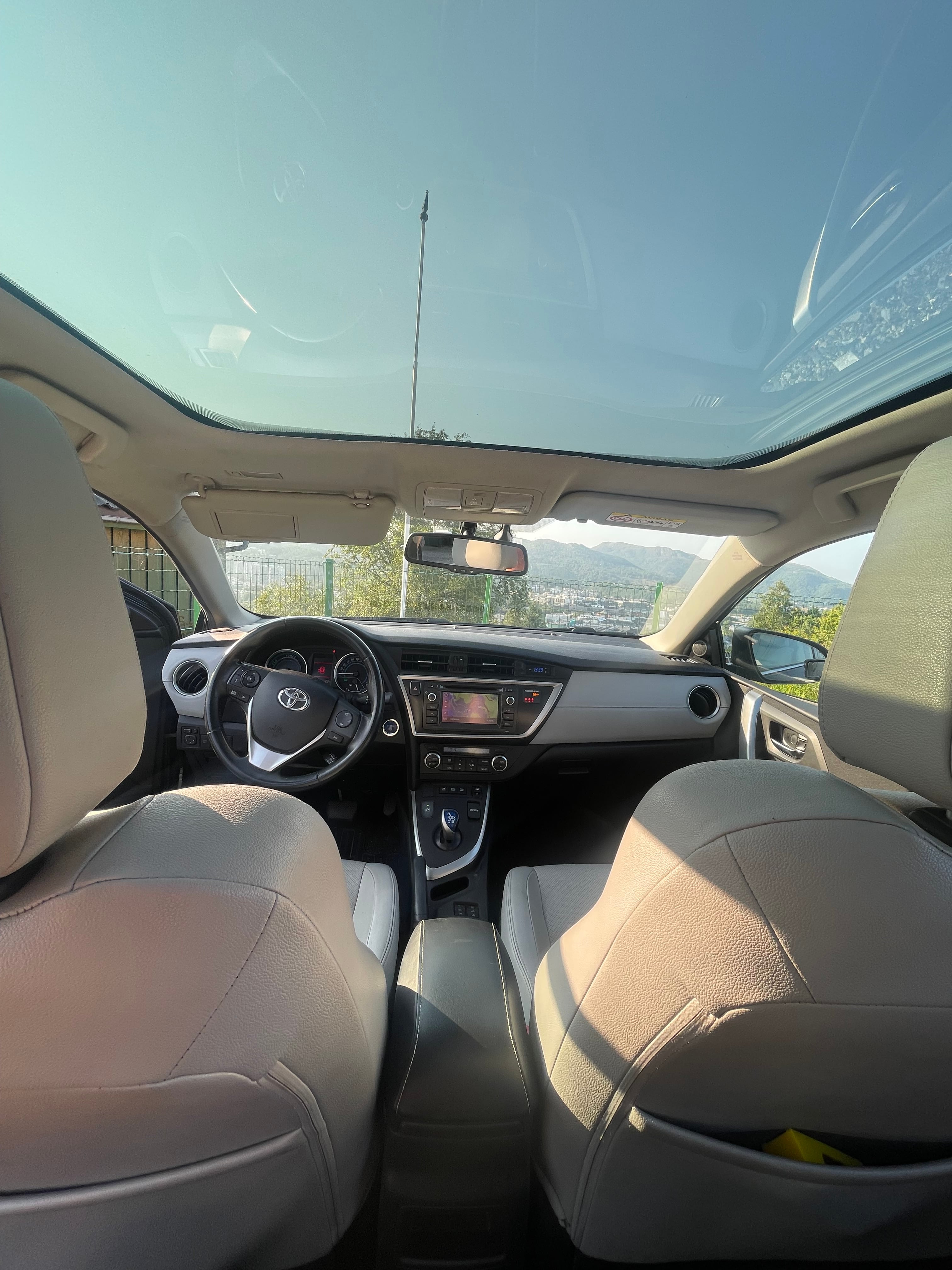 Toyota Auris Hybrid med GPS