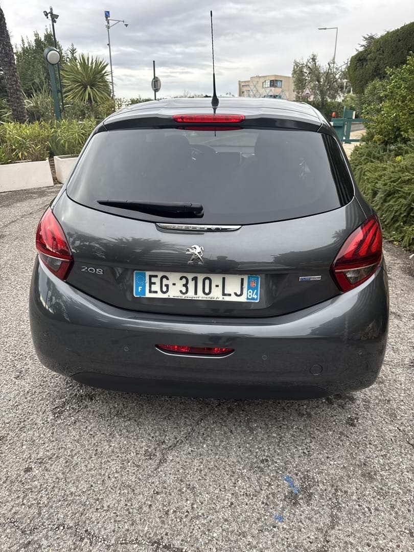 Peugeot 208 with Air conditioning