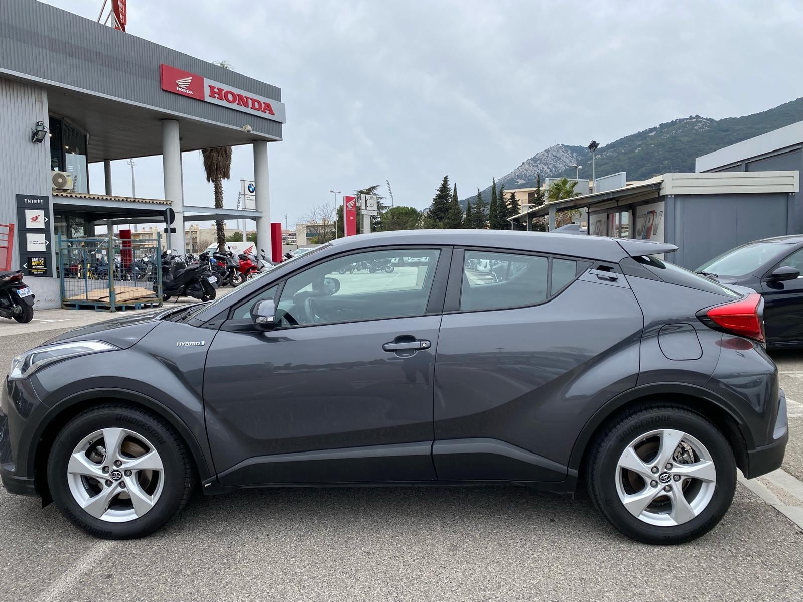 Toyota C-HR Hybrid avec Climatisation