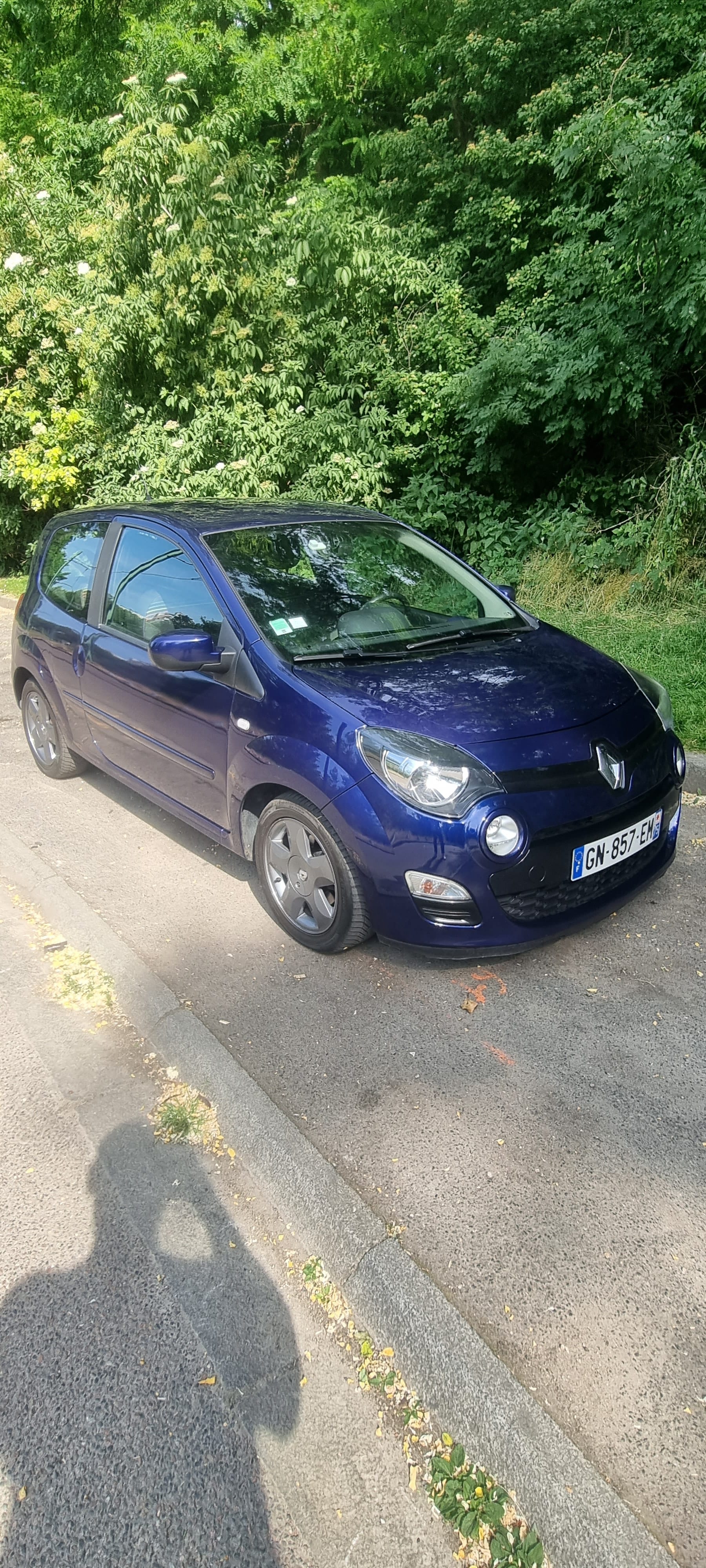 Renault Twingo II 1.2 16v 75 ch 4 chevaux fiscaux avec Audio Bluetooth