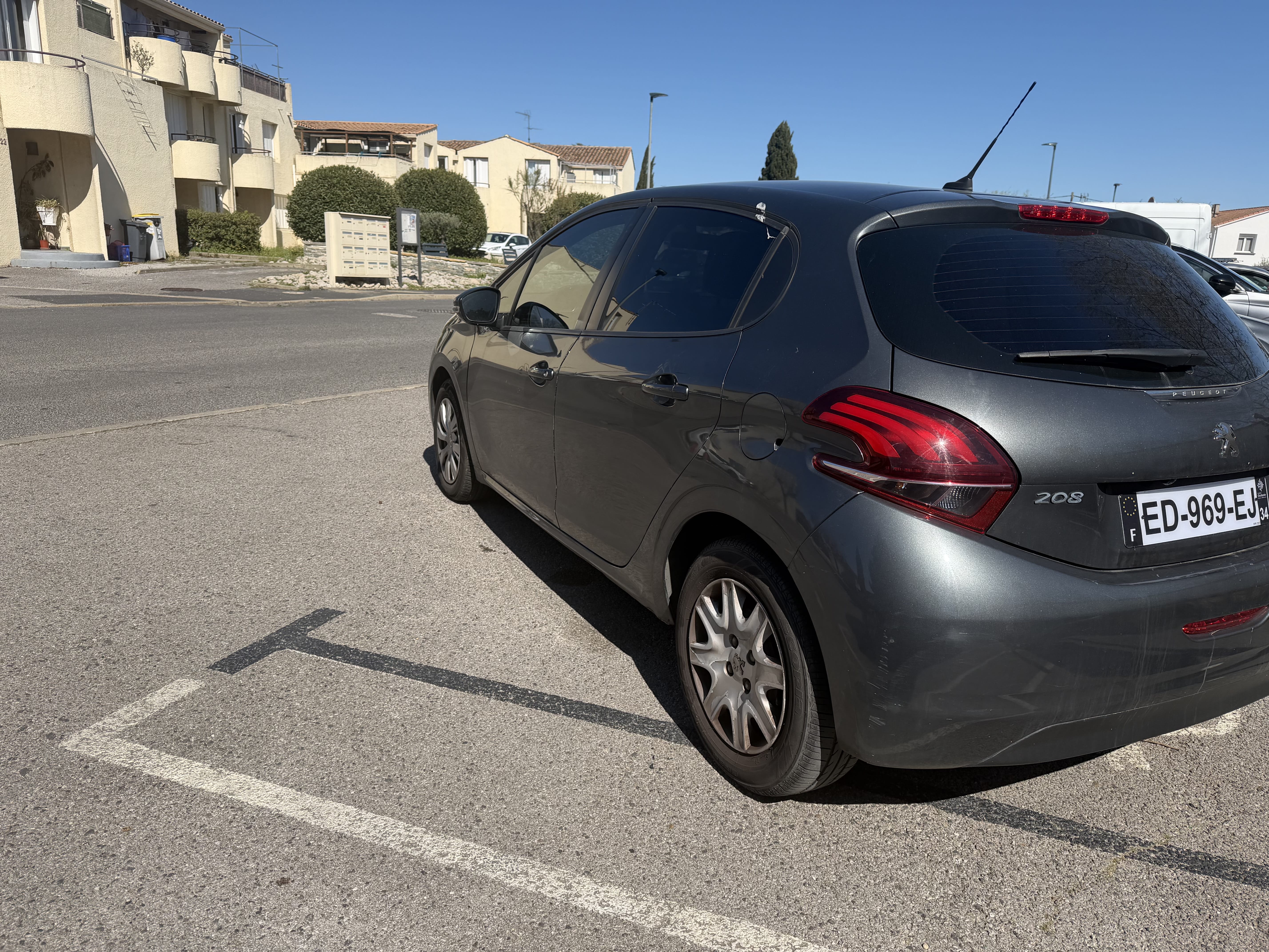 Peugeot 208 avec Apple CarPlay