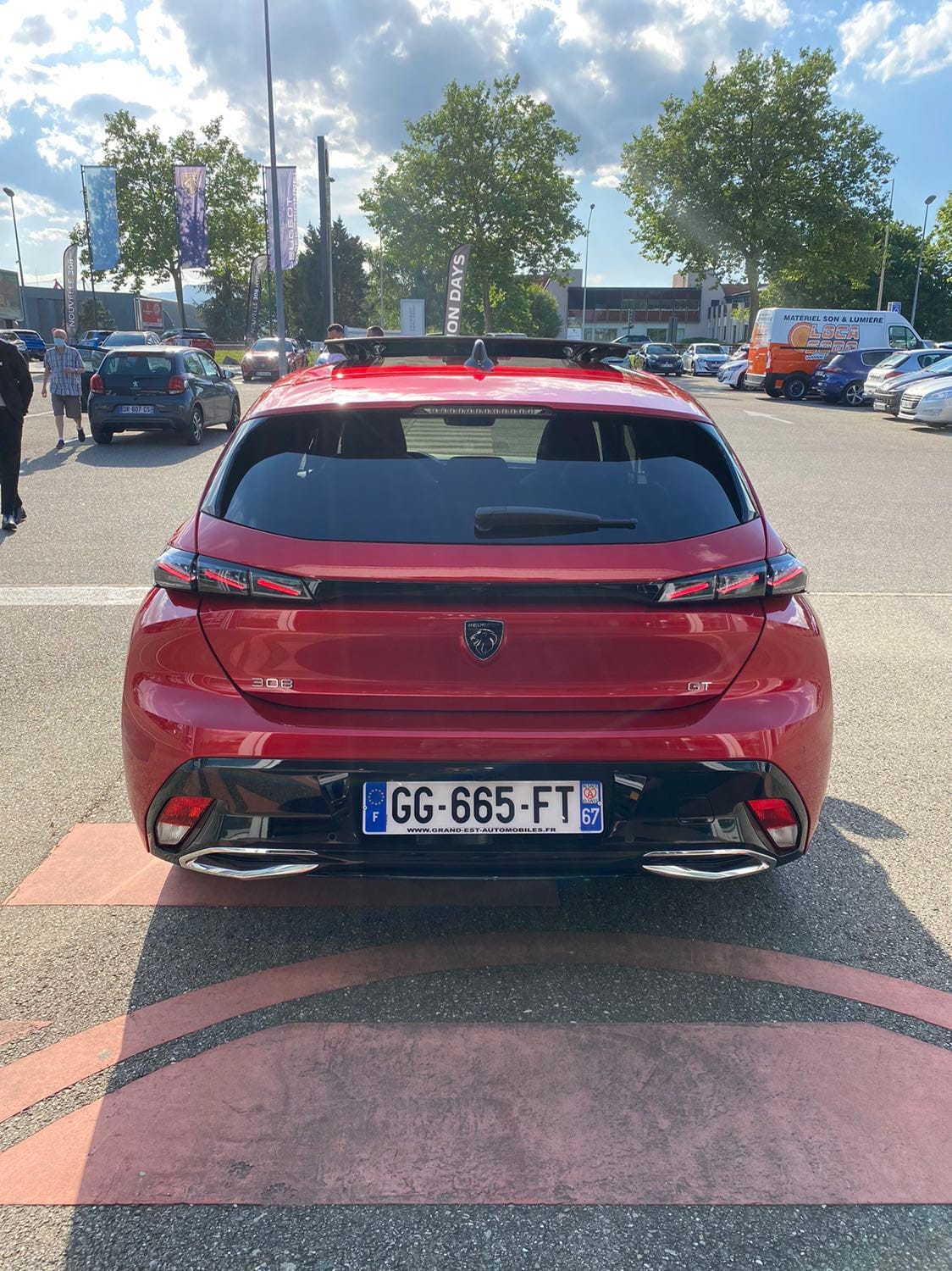 Peugeot 308 GT avec Coffre de toit