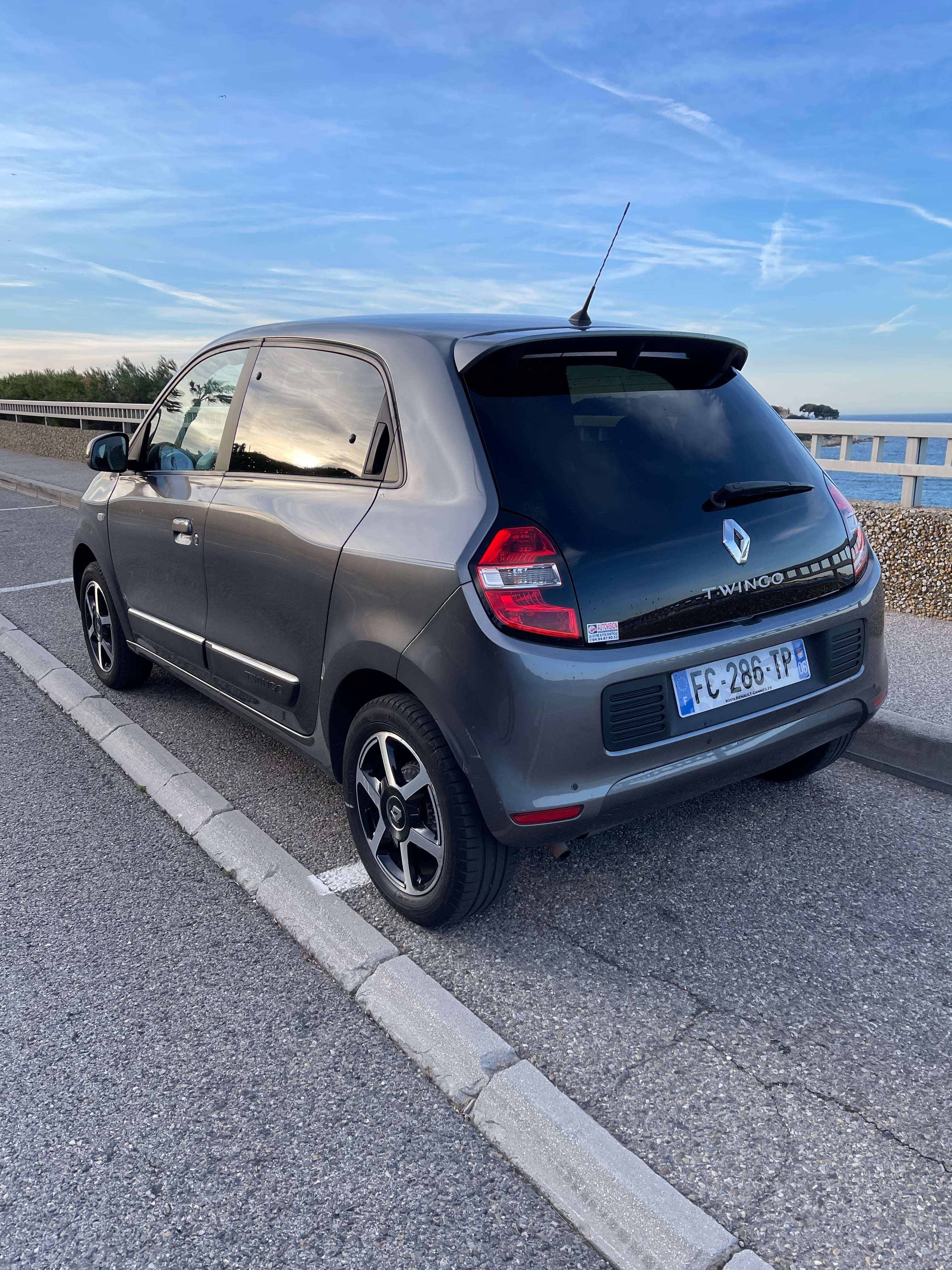 Renault Twingo III avec Régulateur de vitesse
