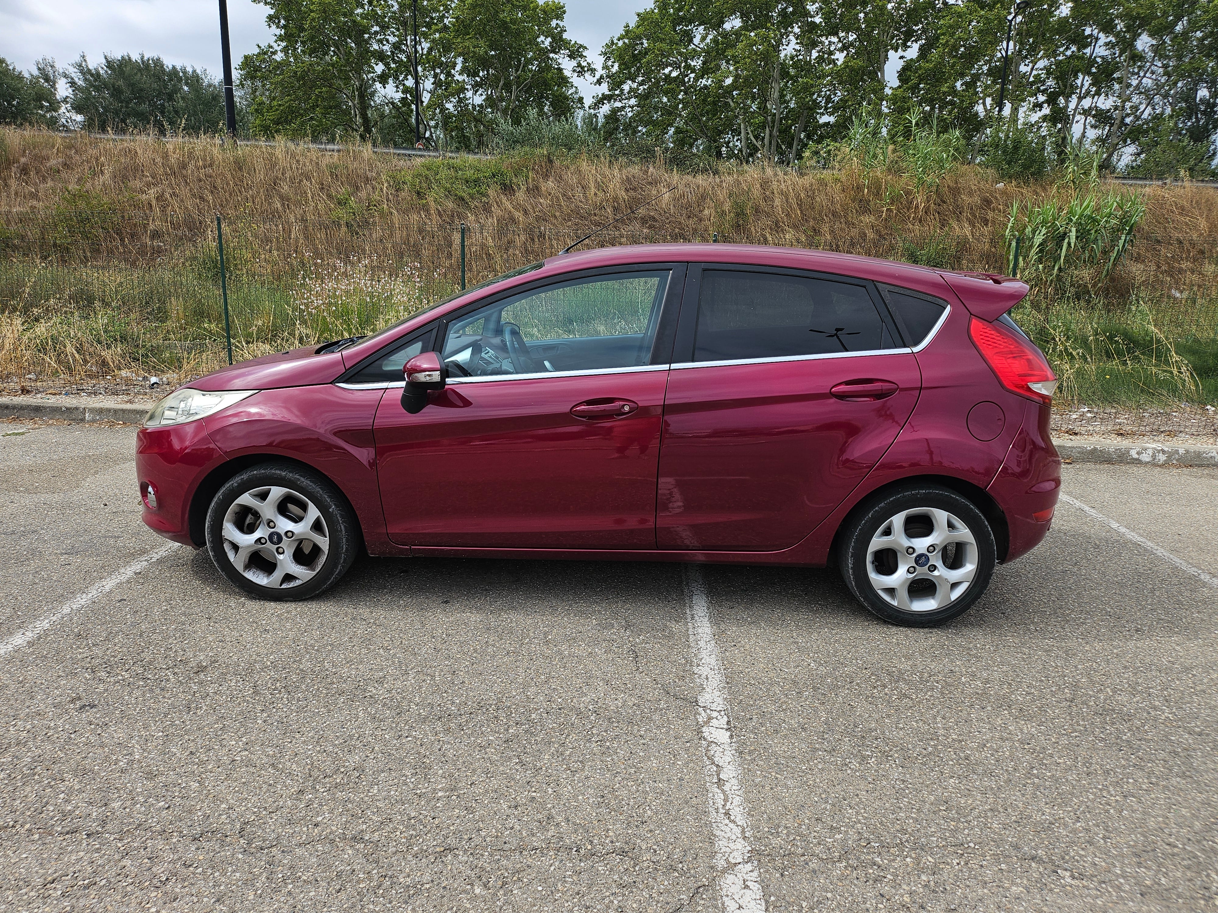 Ford Fiesta avec Siège bébé