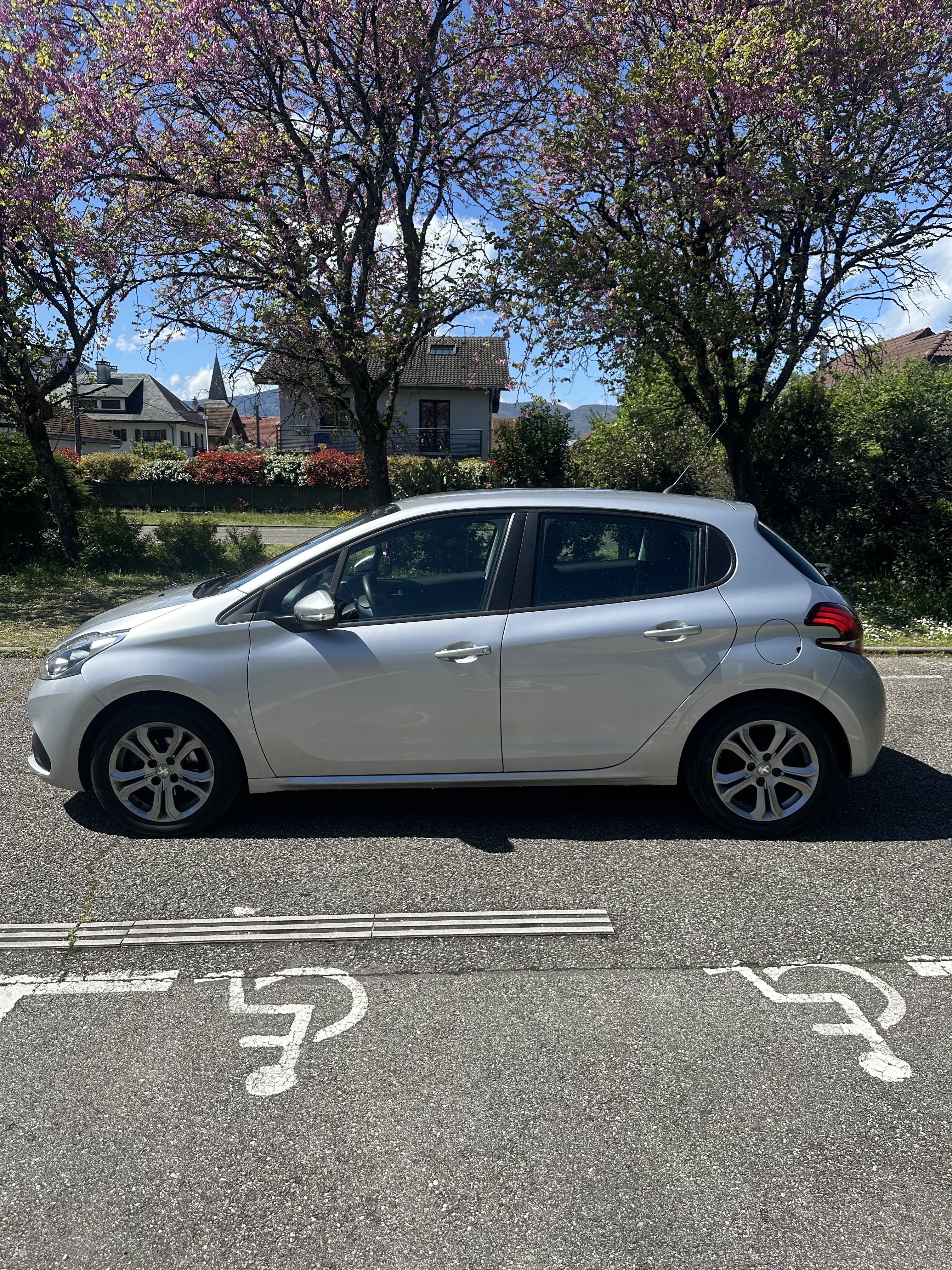 Peugeot 208 avec Climatisation