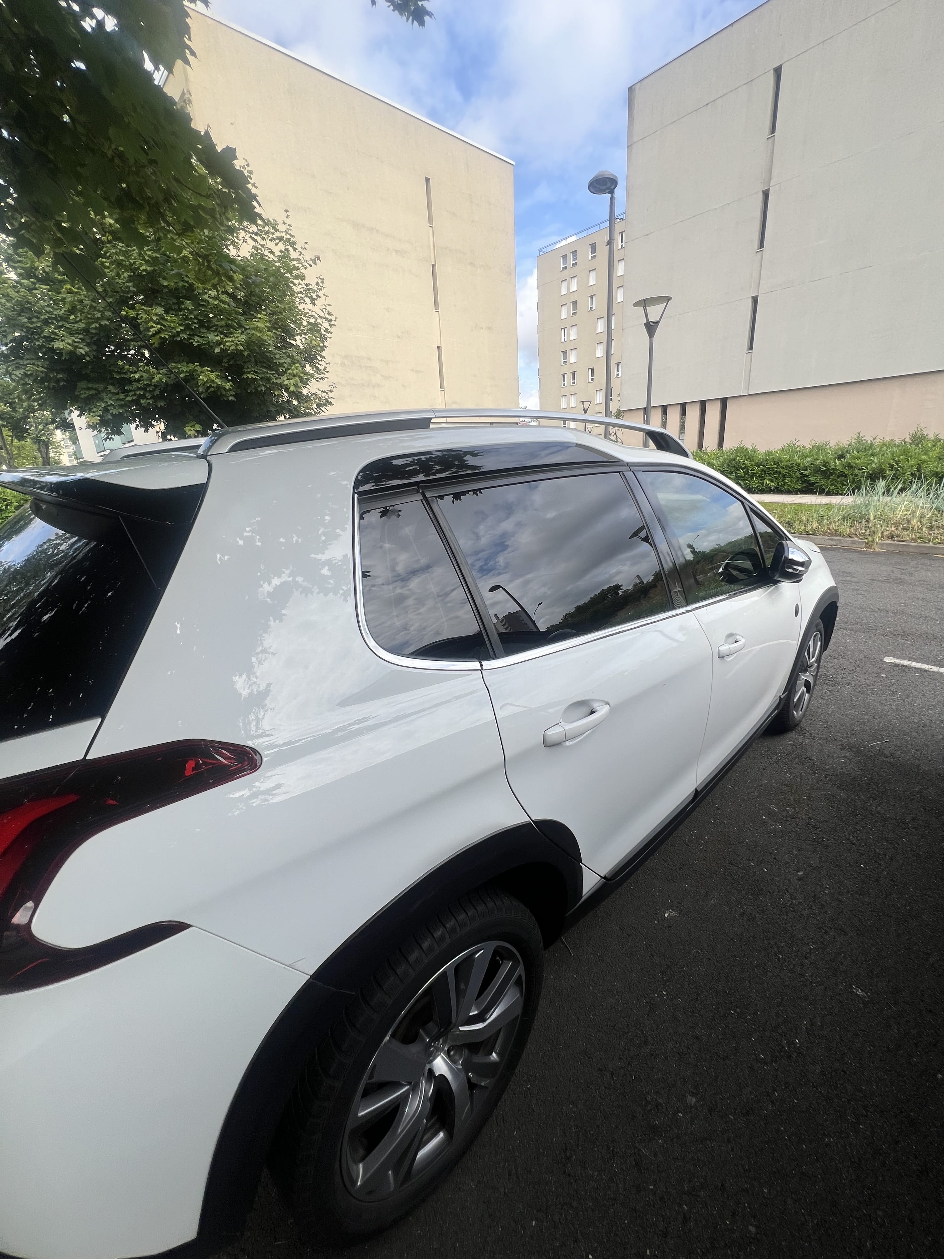 Peugeot 2008 avec GPS