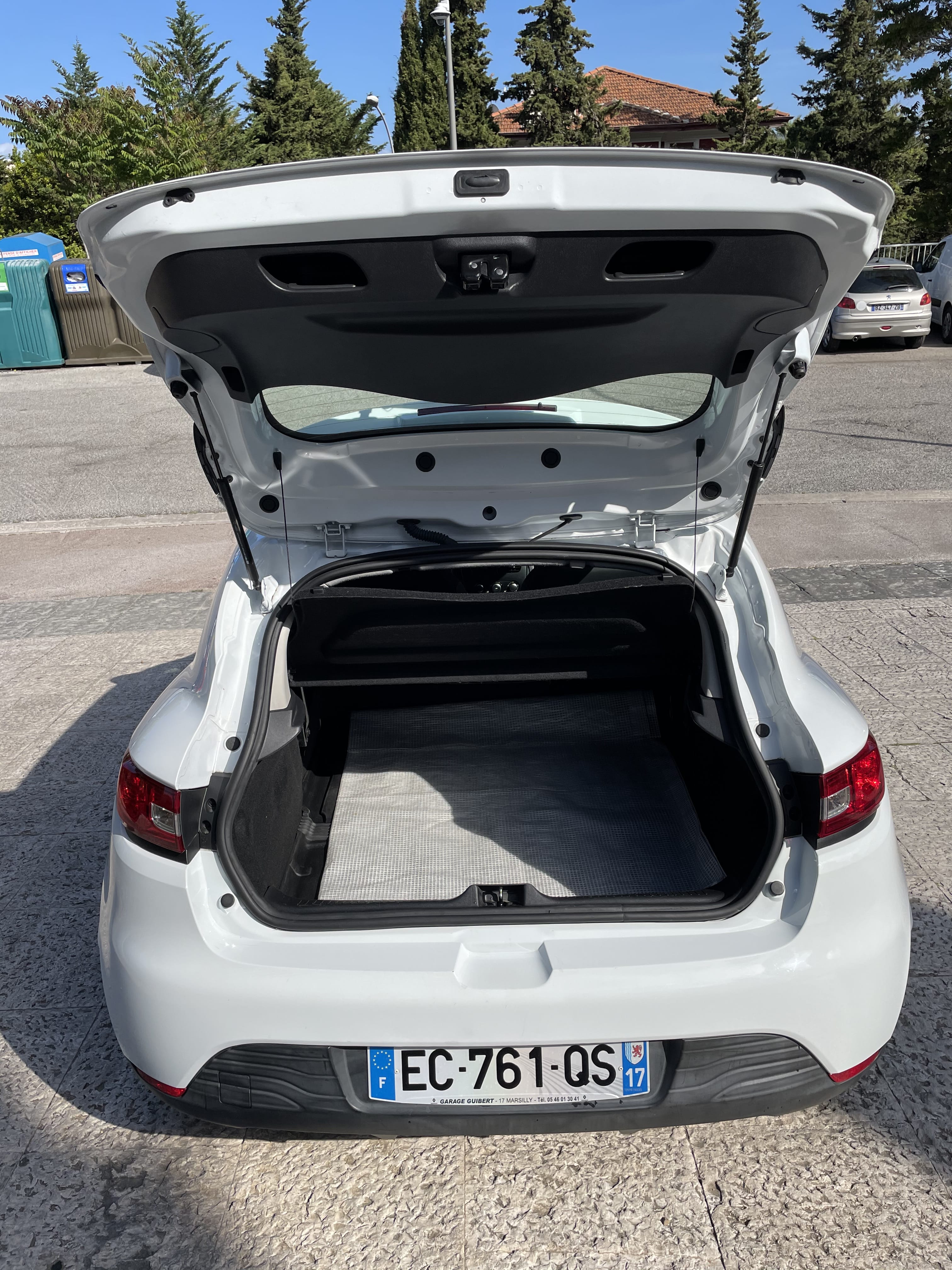 Renault Clio Société 2 places + grand coffre avec Audio Bluetooth