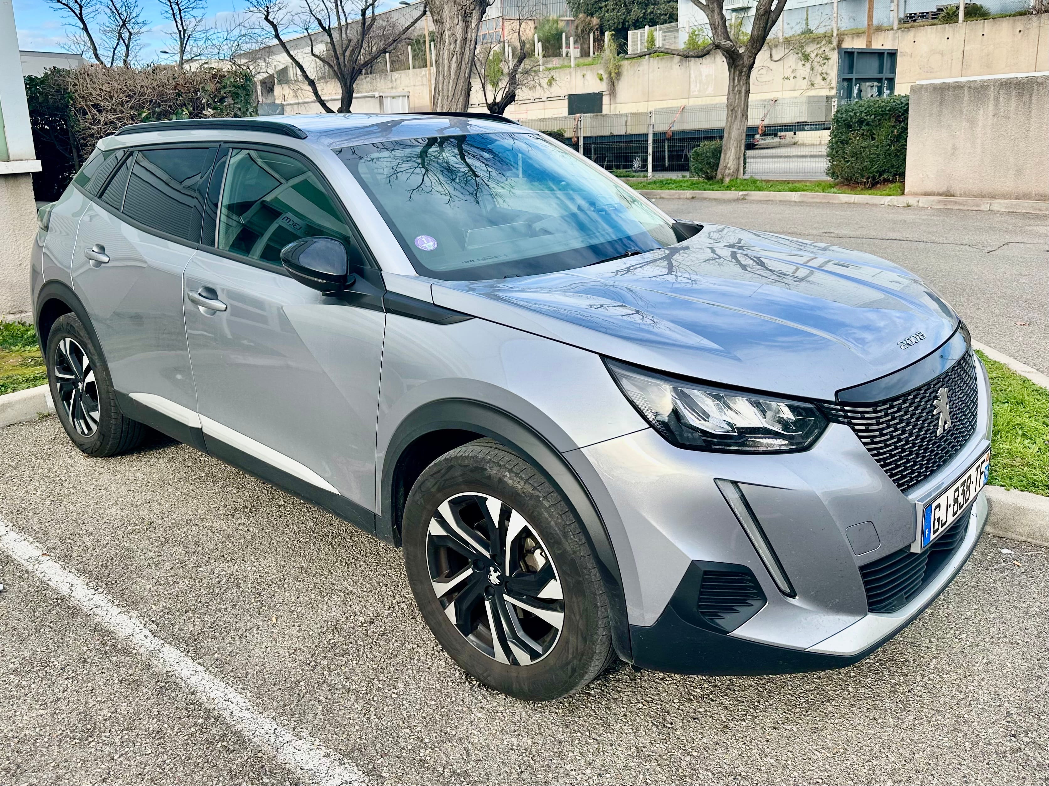 Peugeot 2008 II 130cv STYLE essence avec Port USB