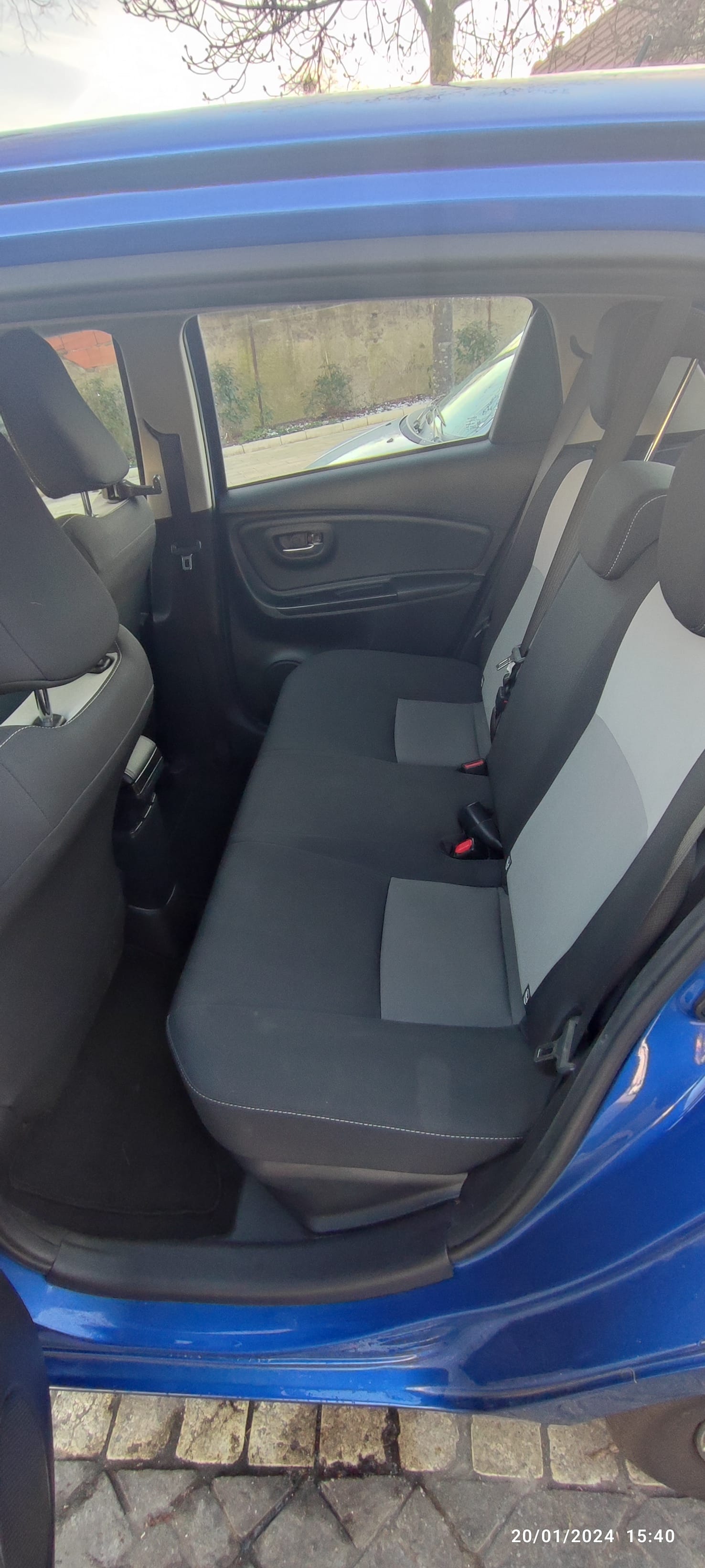 Toyota Yaris Hybride (Economique - faible consommation)