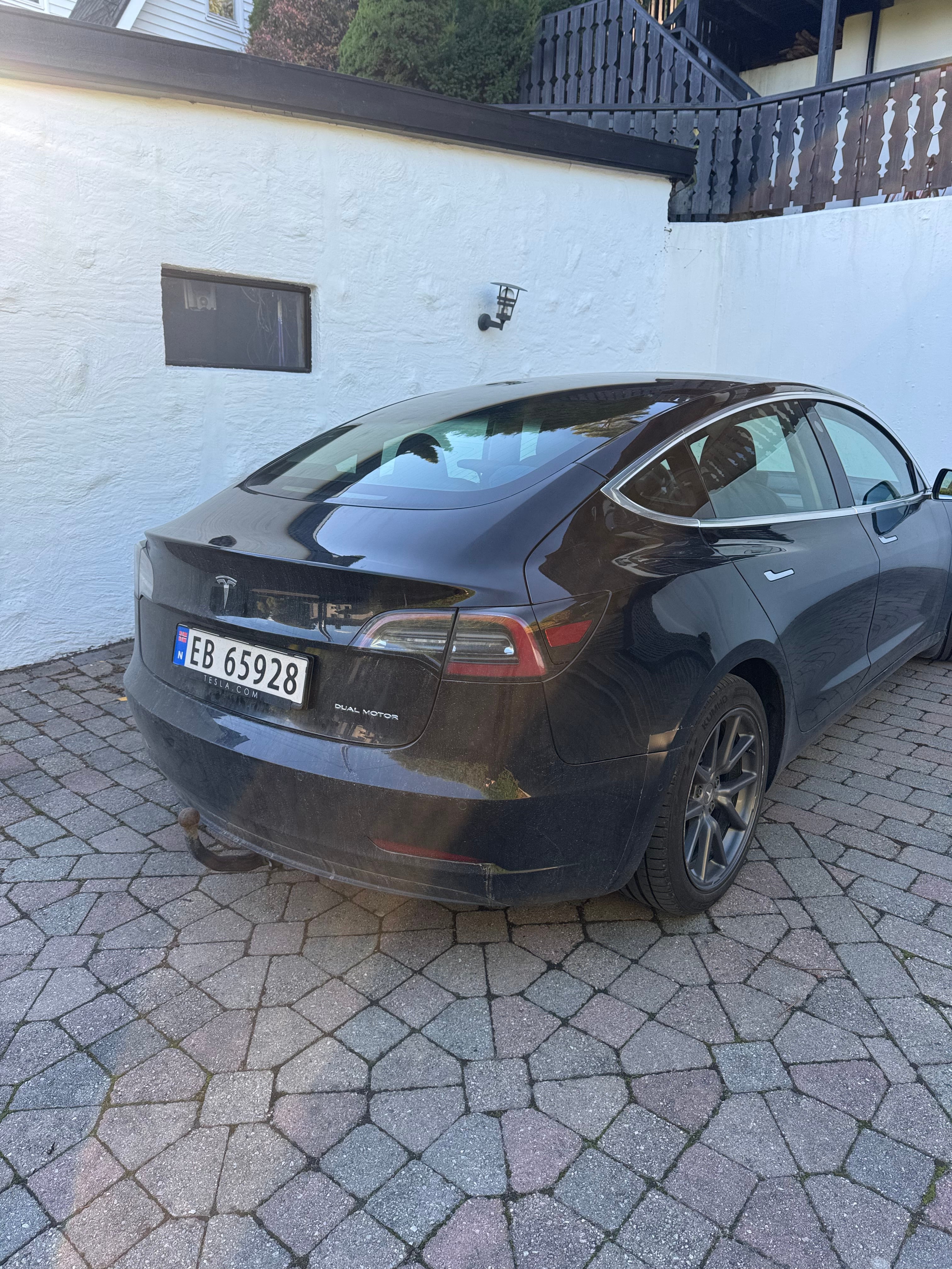 Tesla Model 3 Long Range med Ryggekamera
