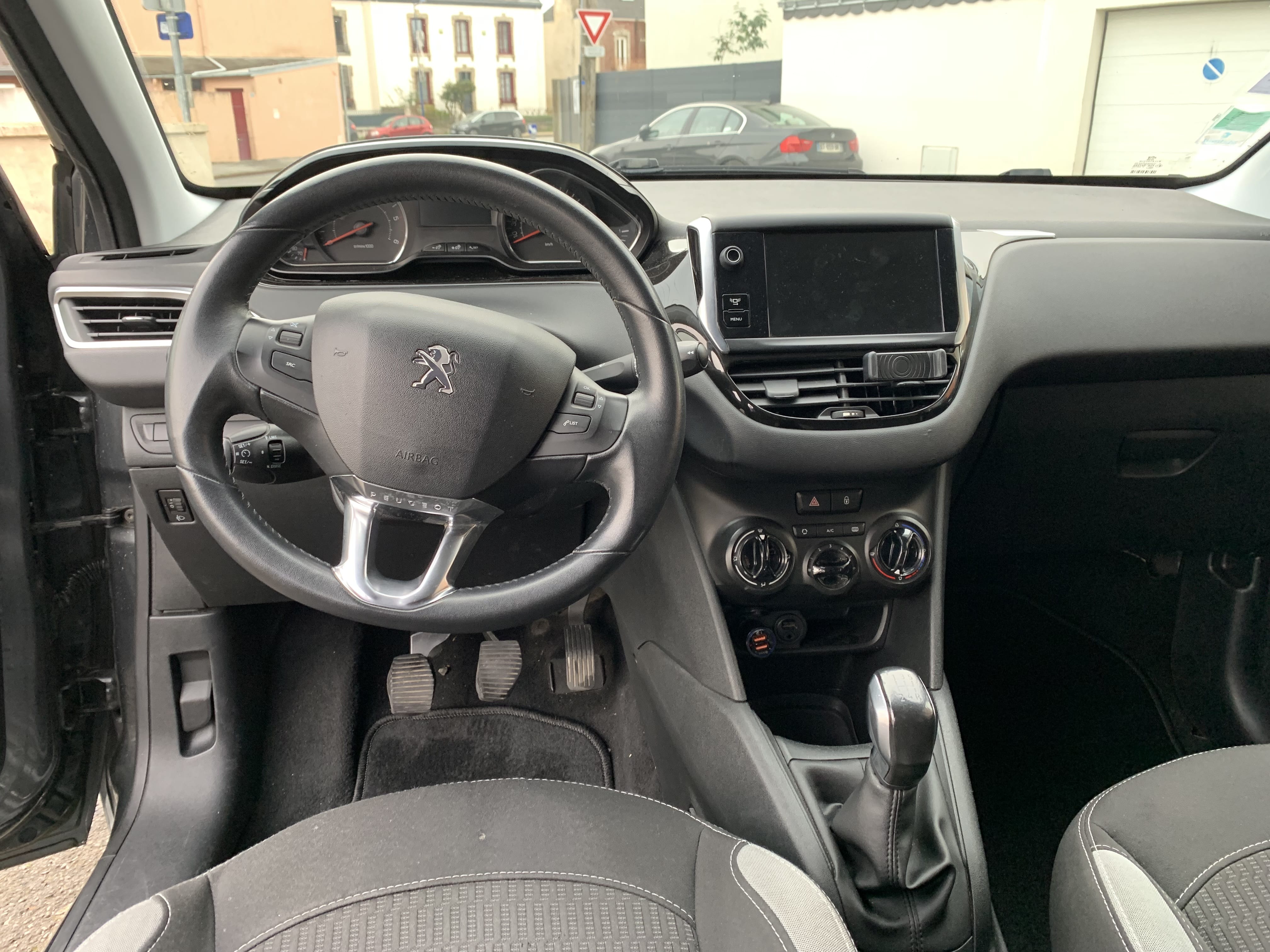 Peugeot 208 avec Régulateur de vitesse