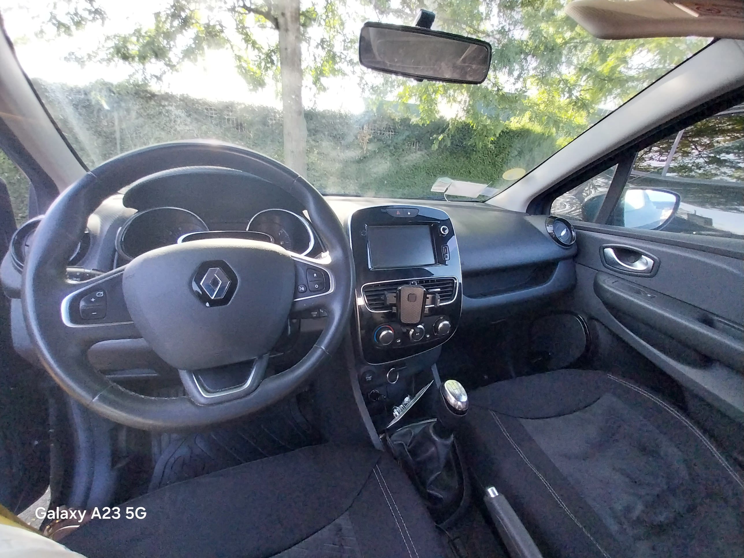 Renault Clio avec Accessible fauteuil roulant