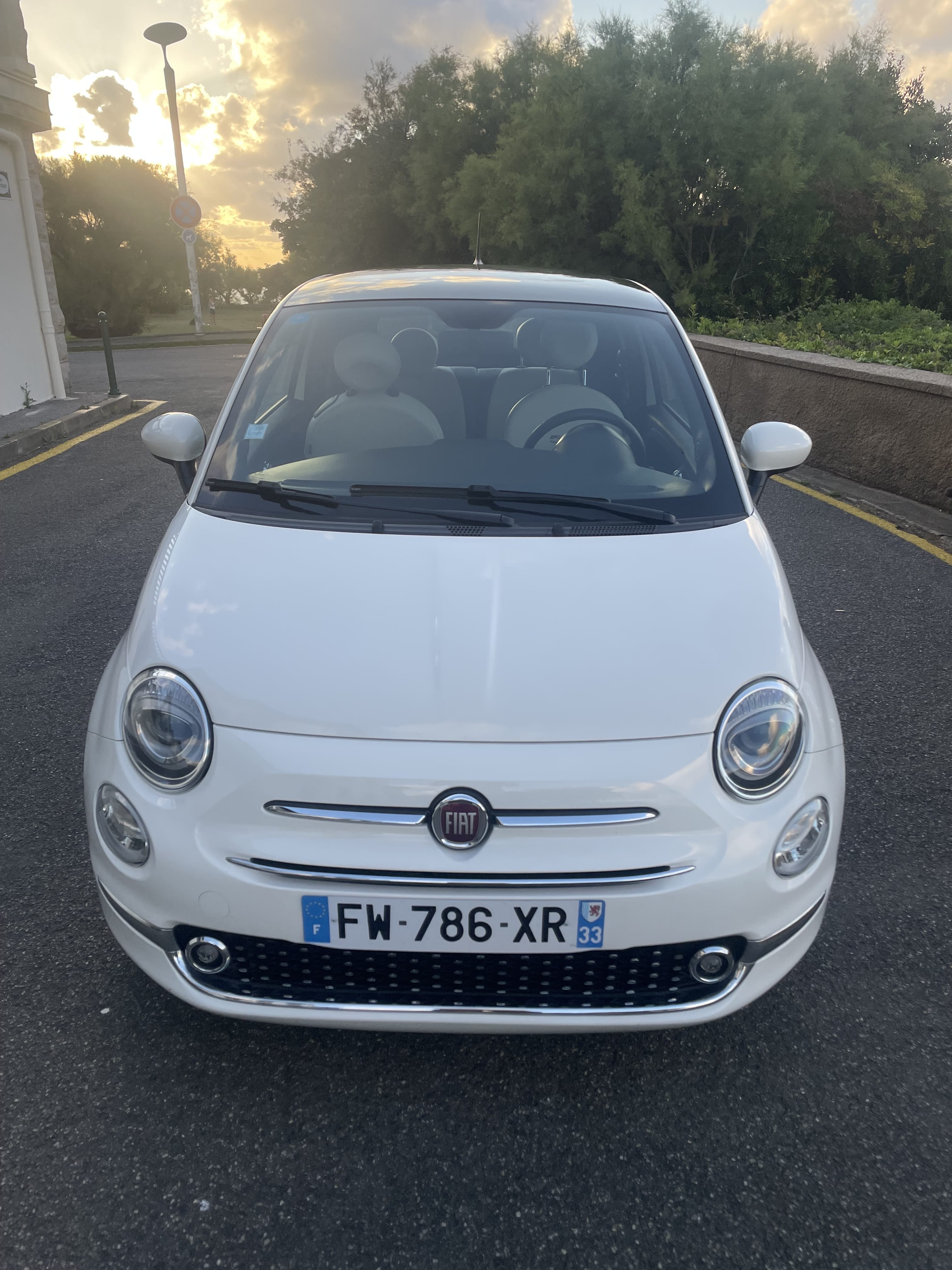 Fiat 500 Hybride with Apple CarPlay