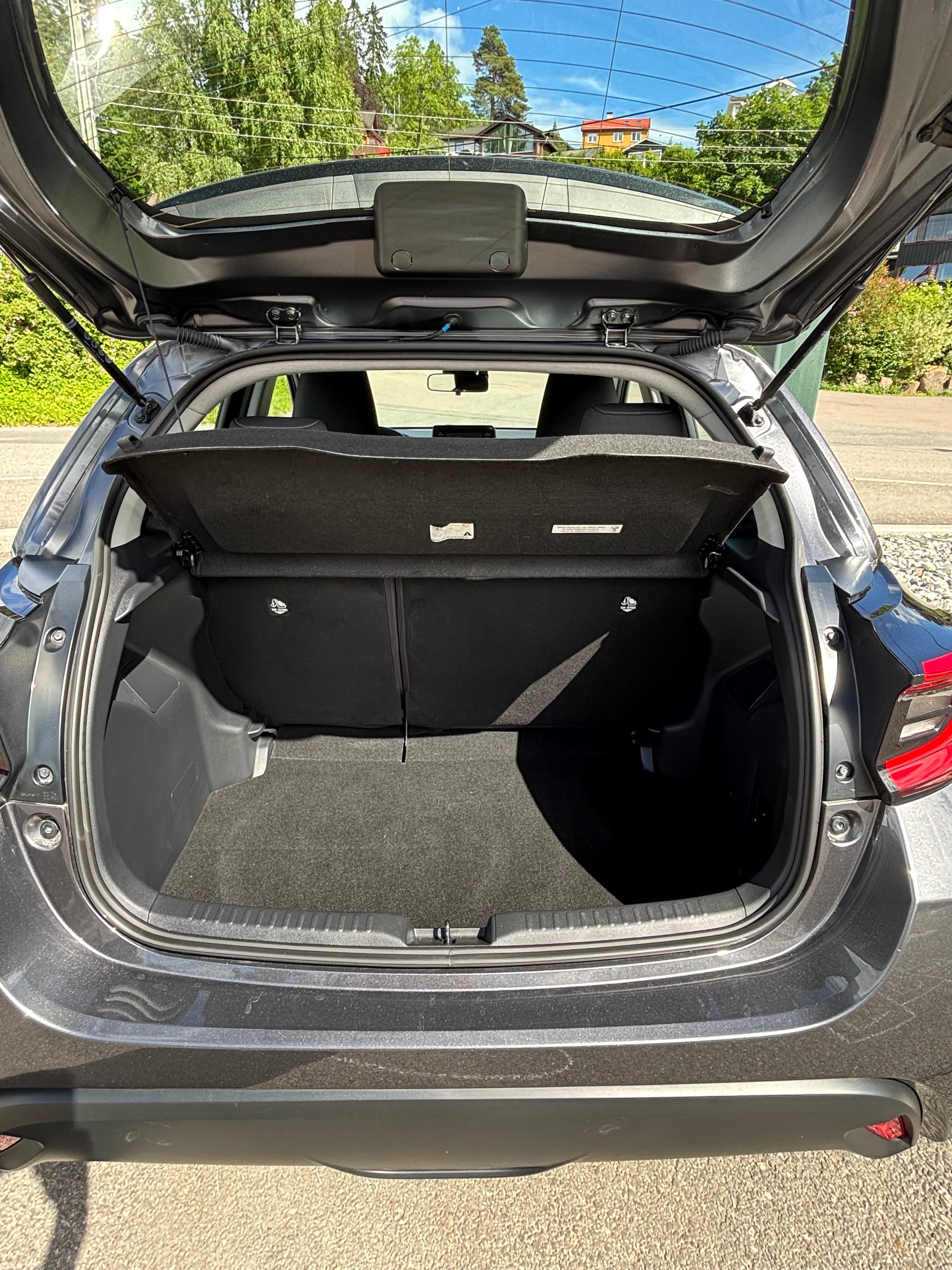 Toyota Yaris Hybrid 1.5 hybrid bensin aut with Bluetooth audio