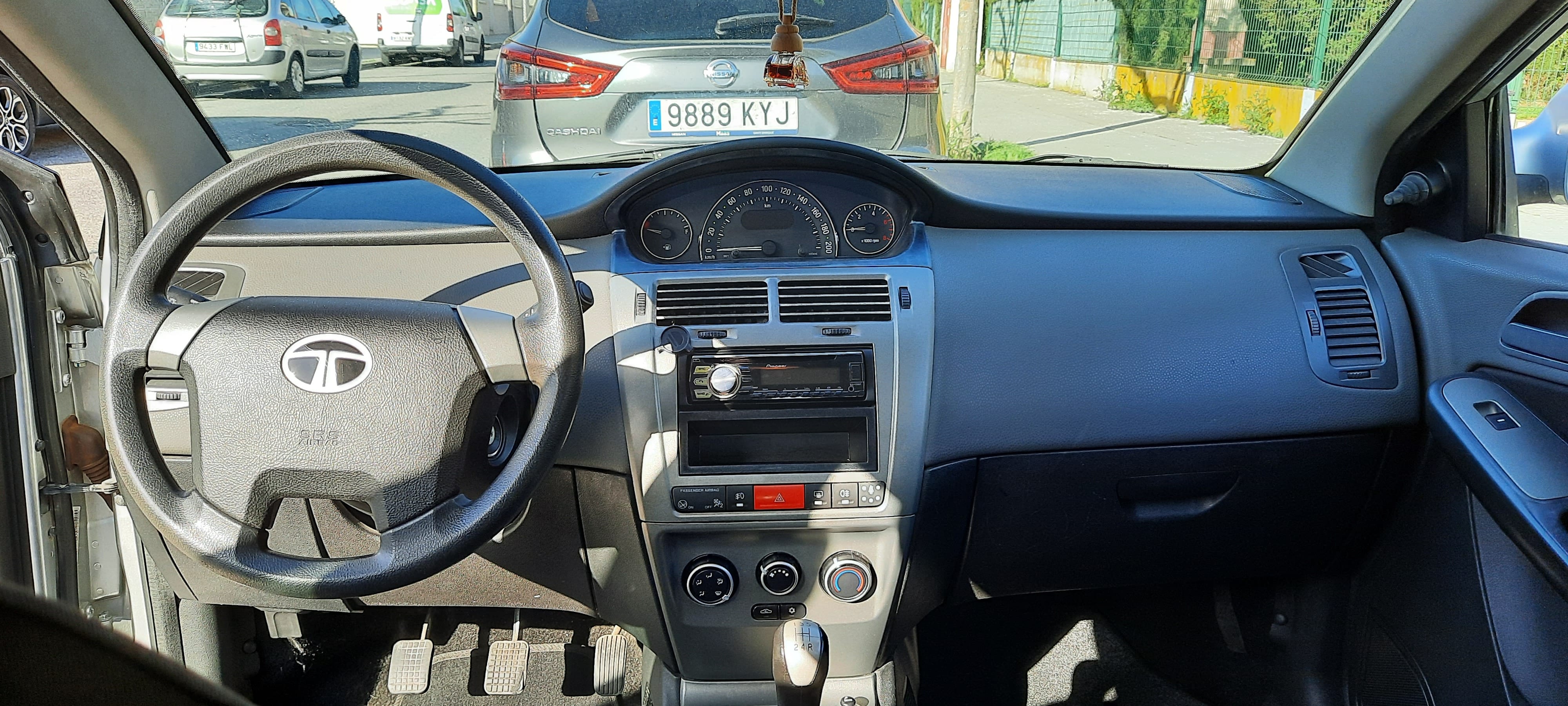 Tata Motors Indica con Entrada de Audio/iPod