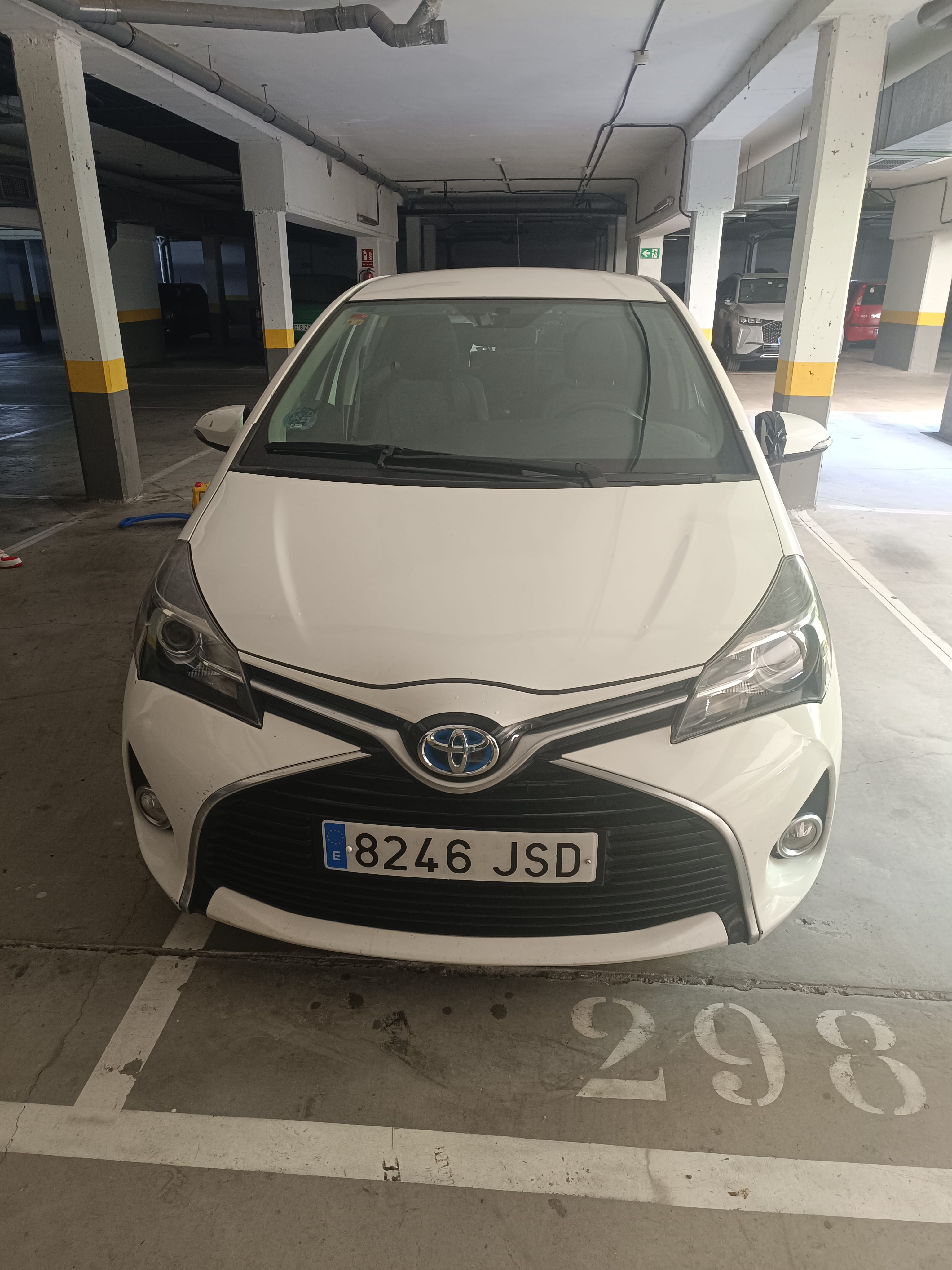 Toyota Yaris Híbrido, 2016, Gasolina 95 / Eléctrico (híbrido), Automático