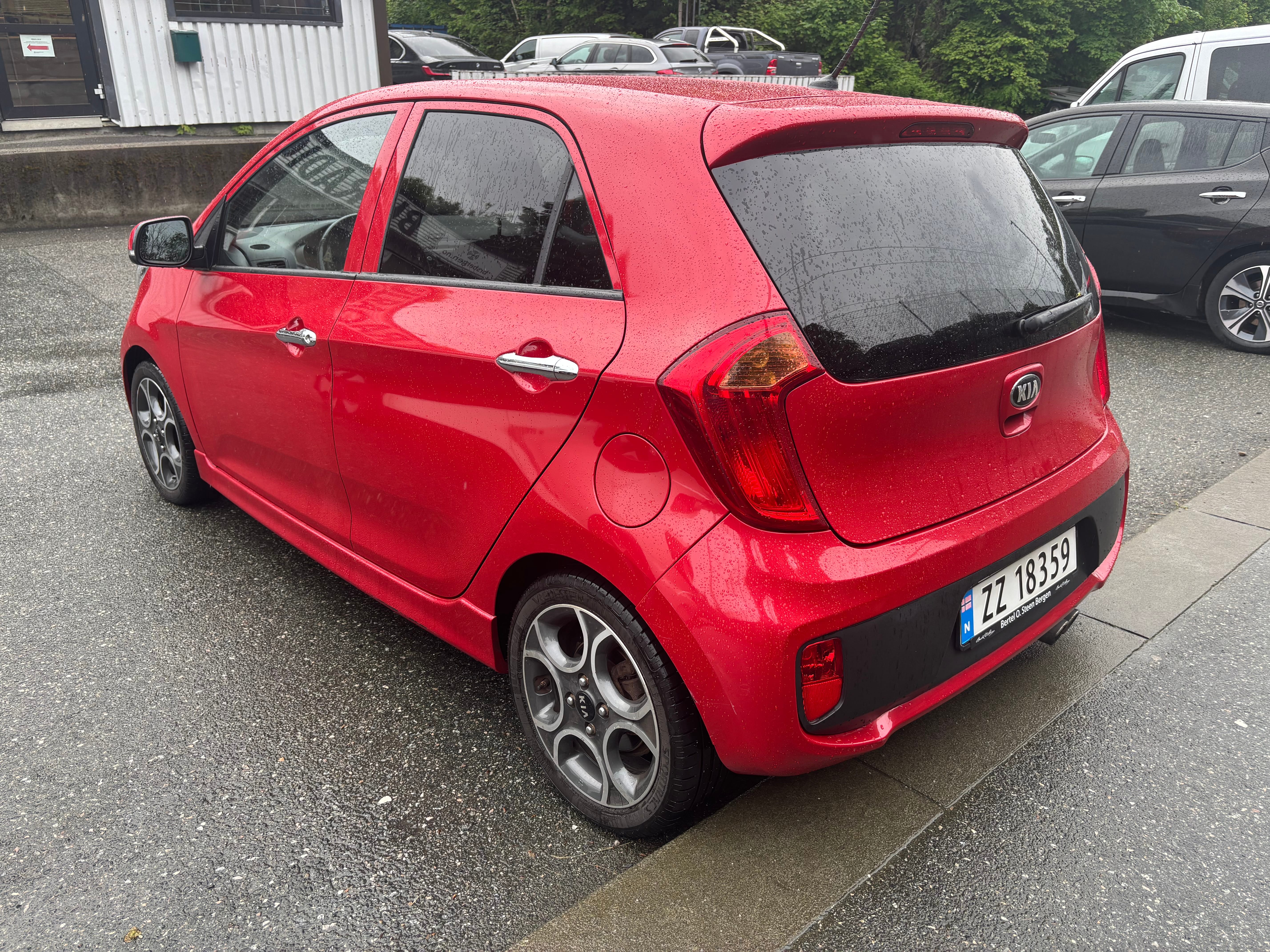 Kia Picanto 5 seter, rød with Bluetooth audio