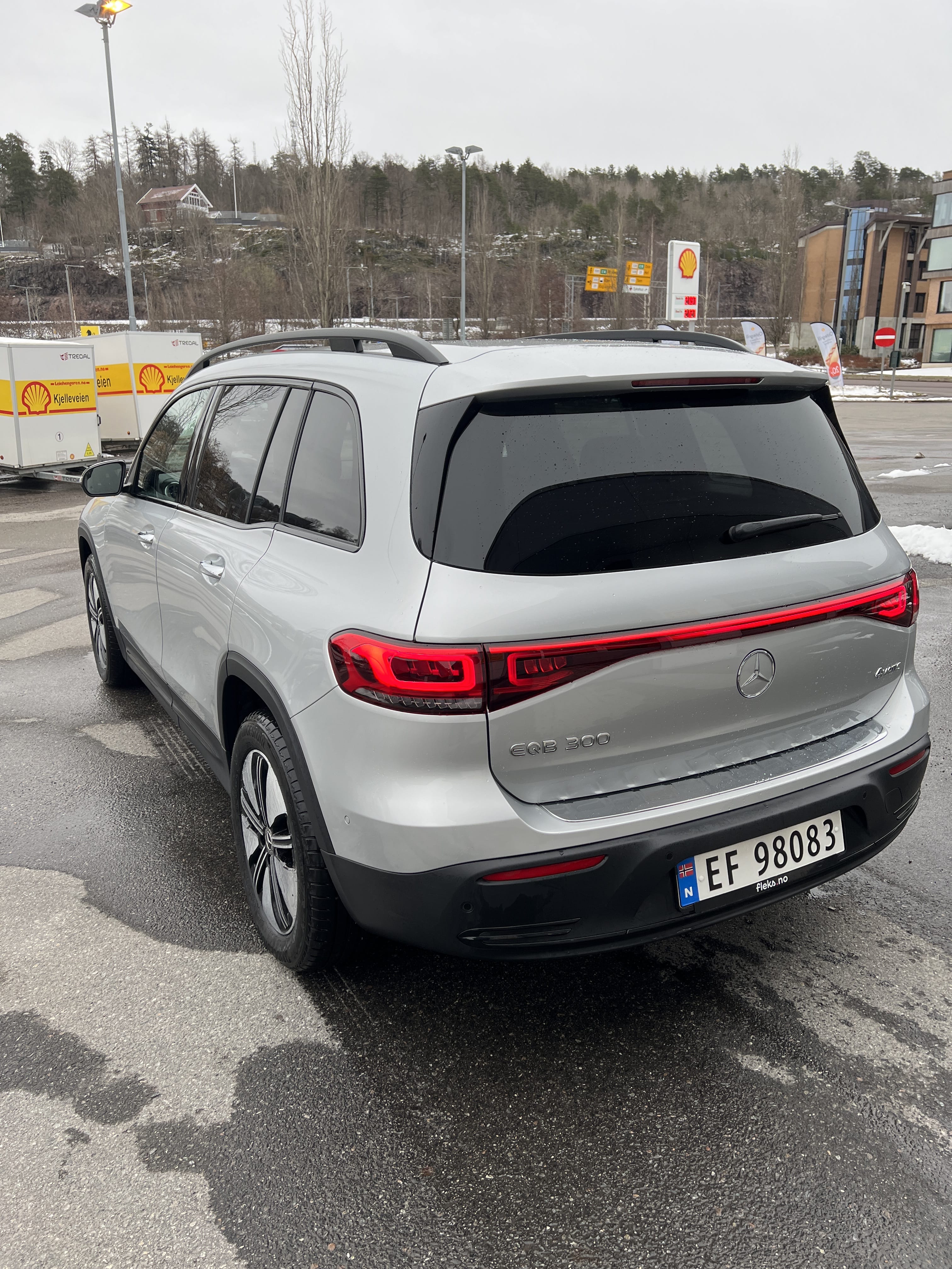 Mercedes-Benz EQB med GPS