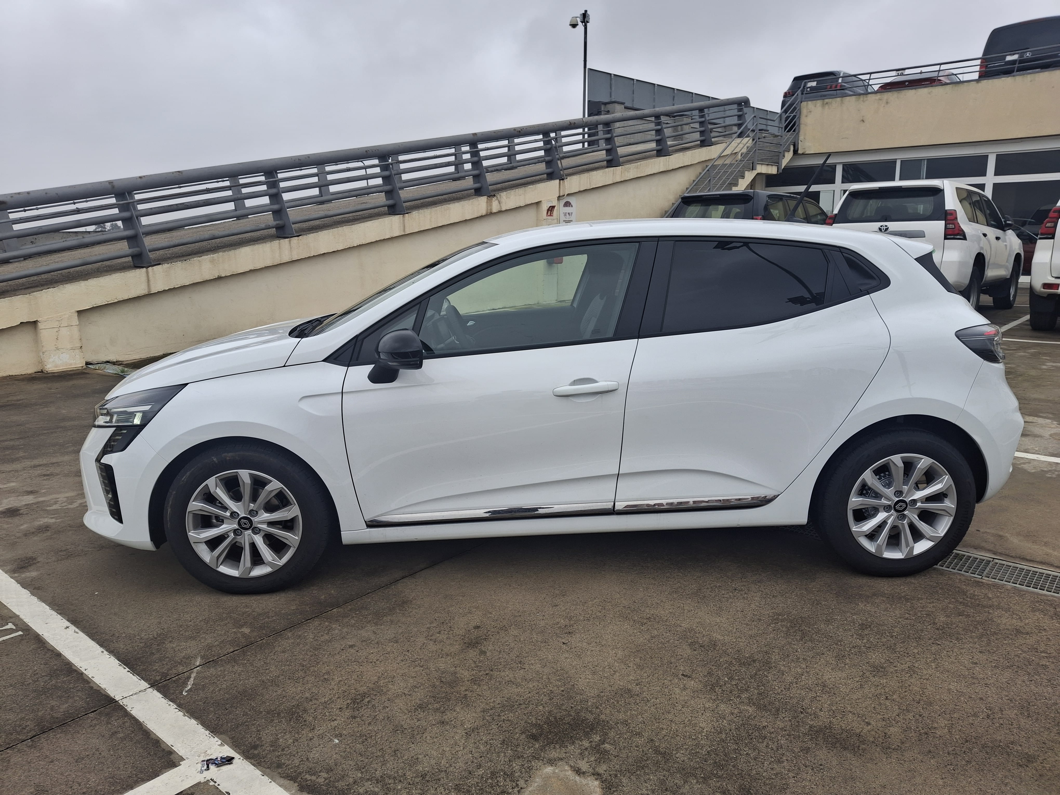 Renault Clio 1.0 Tce 90 Evolution 5 puertas - 4059MXF avec Climatisation