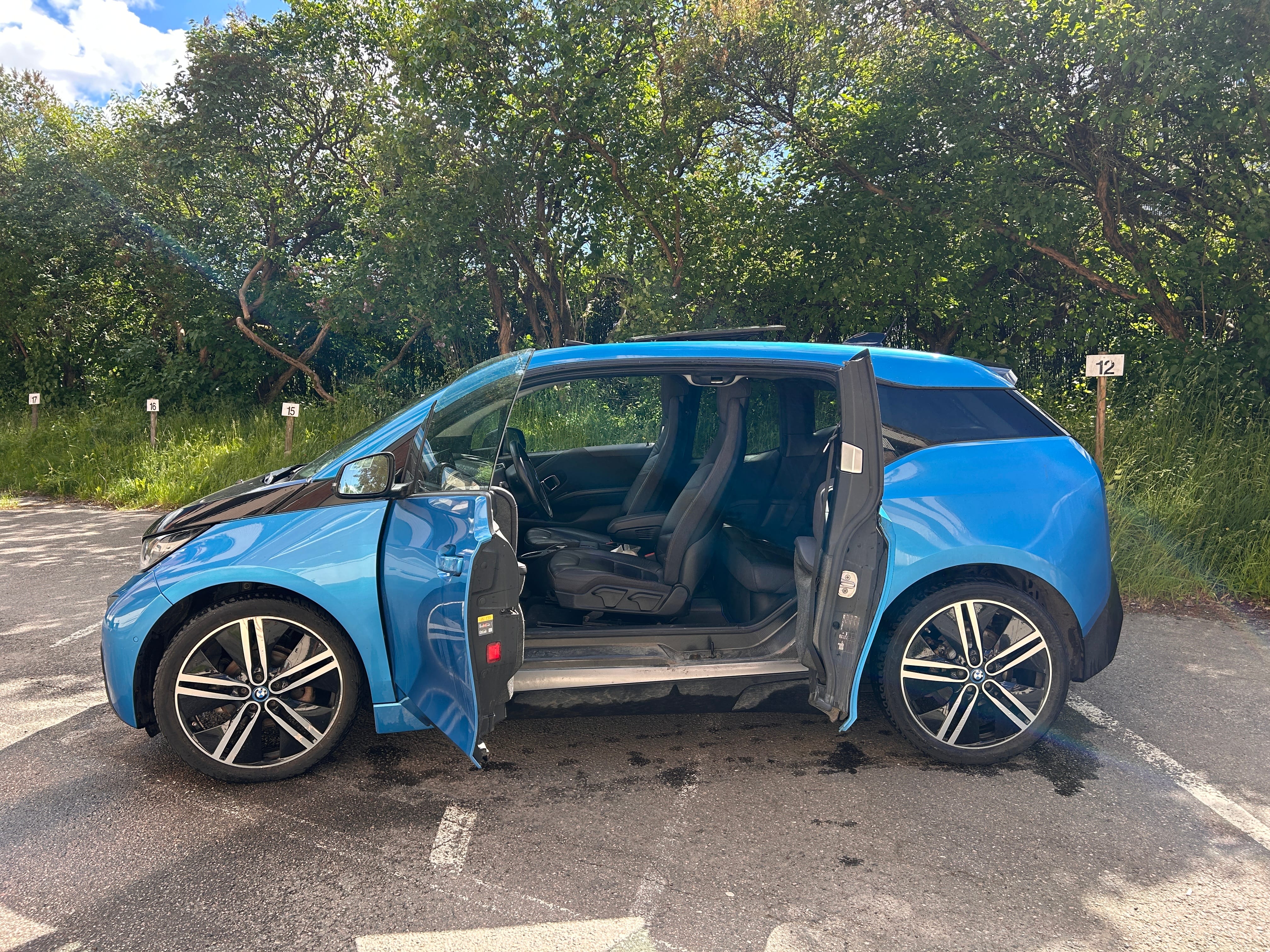 BMW i3s mit USB-Ladeanschlüsse