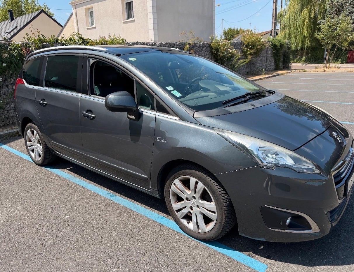 Peugeot 5008 2.0 HDI 150ch avec Climatisation